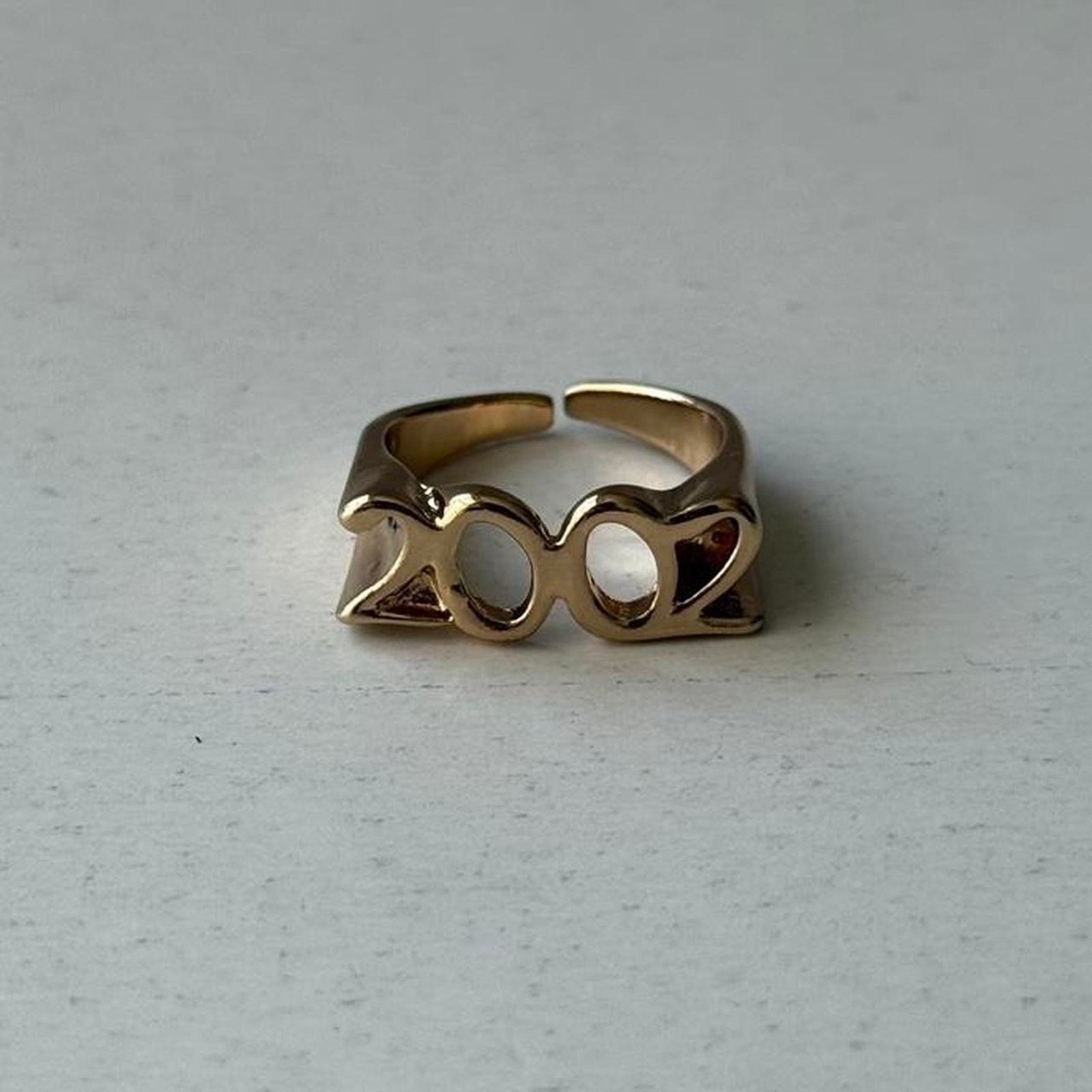 Other 2002 birth year gold Size ONE SIZE - 4 Thumbnail