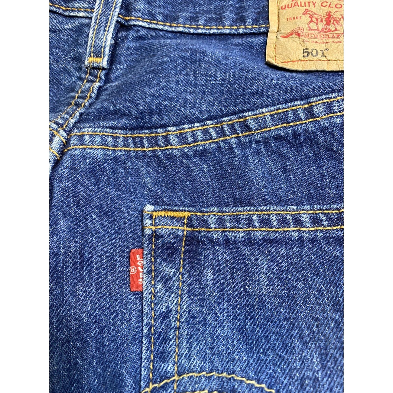 Levi's VINTAGE Levi's 501 Jeans Men 501 Red Tab Medium Wash W33xL30 Blue 90s Mens Jeans Size US 33 - 7 Thumbnail