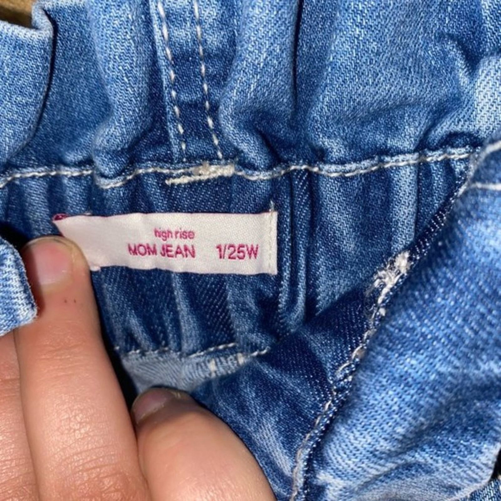 Other SO Medium Blue Denim High Rise Elastic Waist Mom Jeans 1/25W Size 25" / US 0 / IT 36 - 6 Thumbnail
