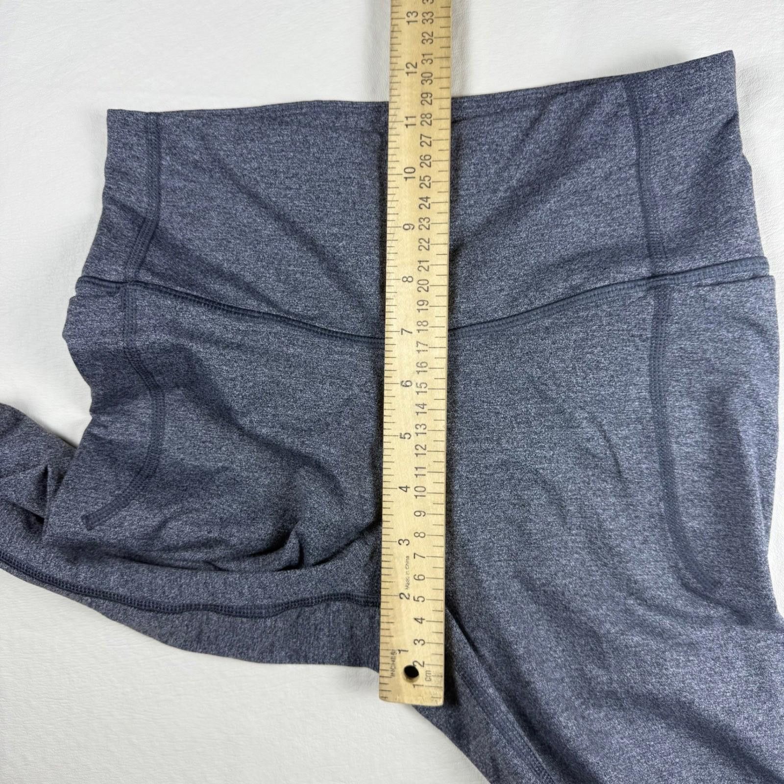 Under Armour Under Armour Women High Rise Cropped Leggings with Pockets S Size 28" / US 6 / IT 42 - 8 Thumbnail