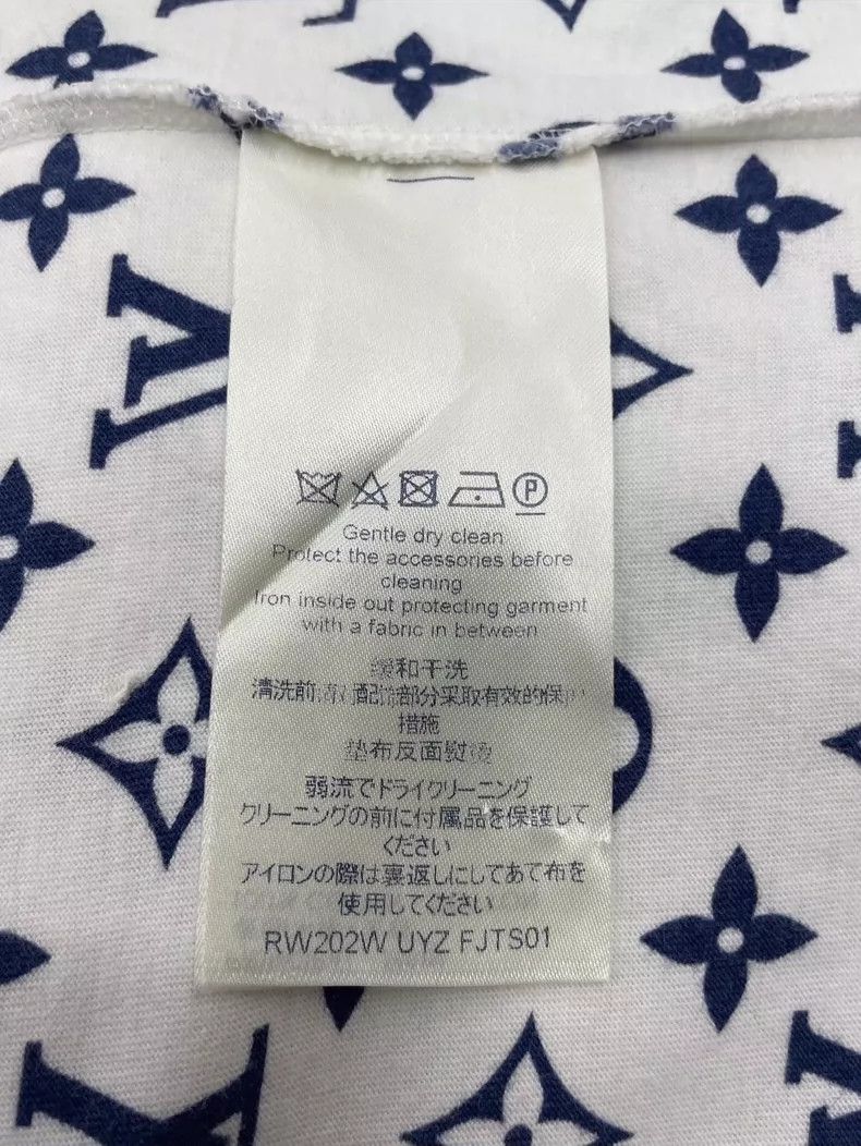 Louis Vuitton Louis Vuitton Neckline chain presbyopic full Logo short sle Size US M / EU 48-50 / 2 - 6 Thumbnail