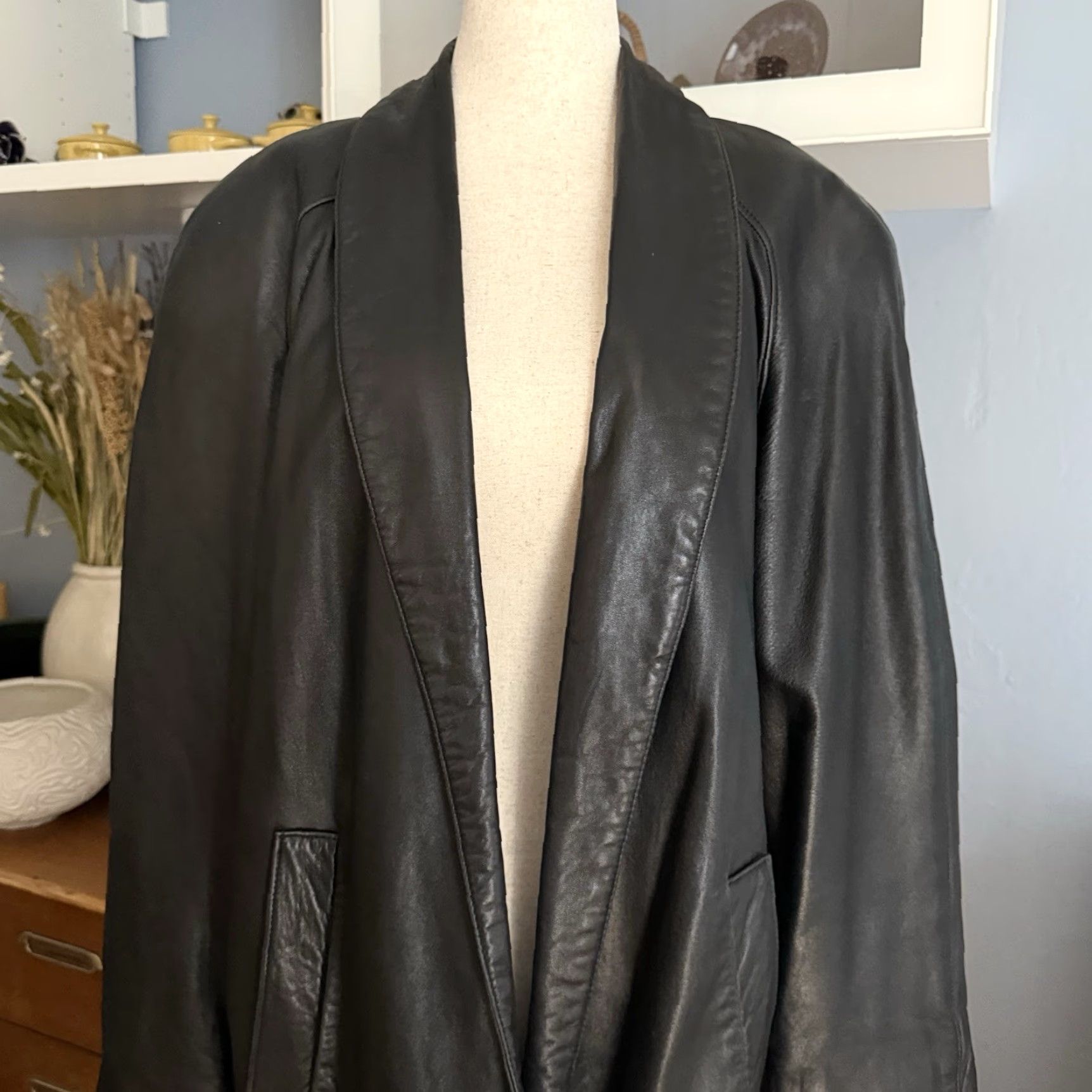 Vintage Vintage 80’s VAKKO Black Leather Jacket Open Front Size M/L User: Vintage 80’s VAKKO Black Leather Jacket Open Front Size M/L Size M / US 6-8 / IT 42-44 - 5 Thumbnail