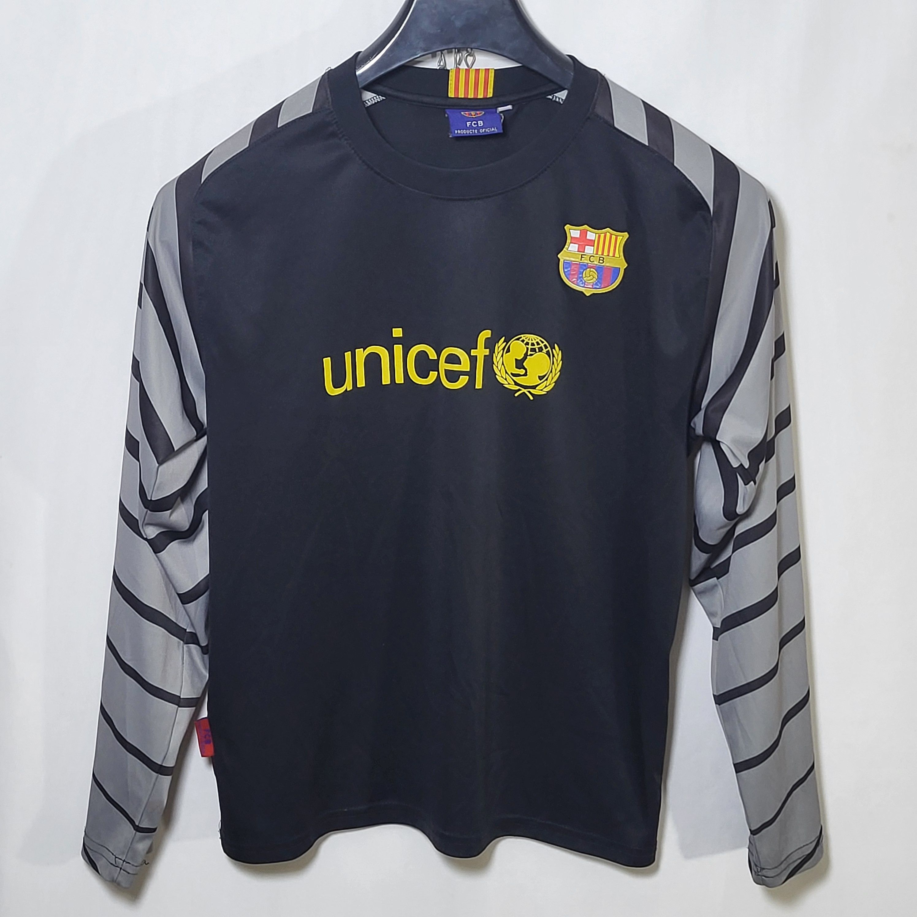 Other F.C. Barcelona. V.Valdes Goalkeeper. Size US S / EU 44-46 / 1 - 4 Thumbnail