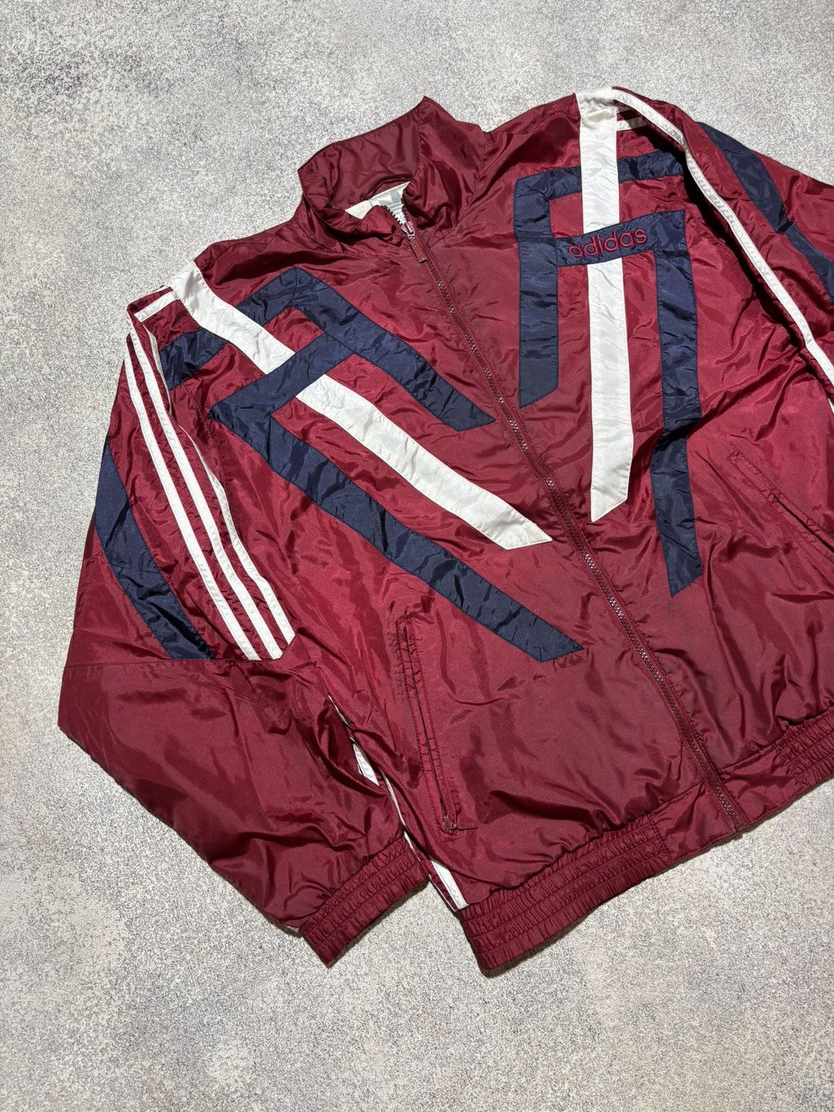 Adidas × Vintage Adidas Vintage Lightweight Windbreaker Sports Jacket Retro Size US L / EU 52-54 / 3 - 3 Thumbnail