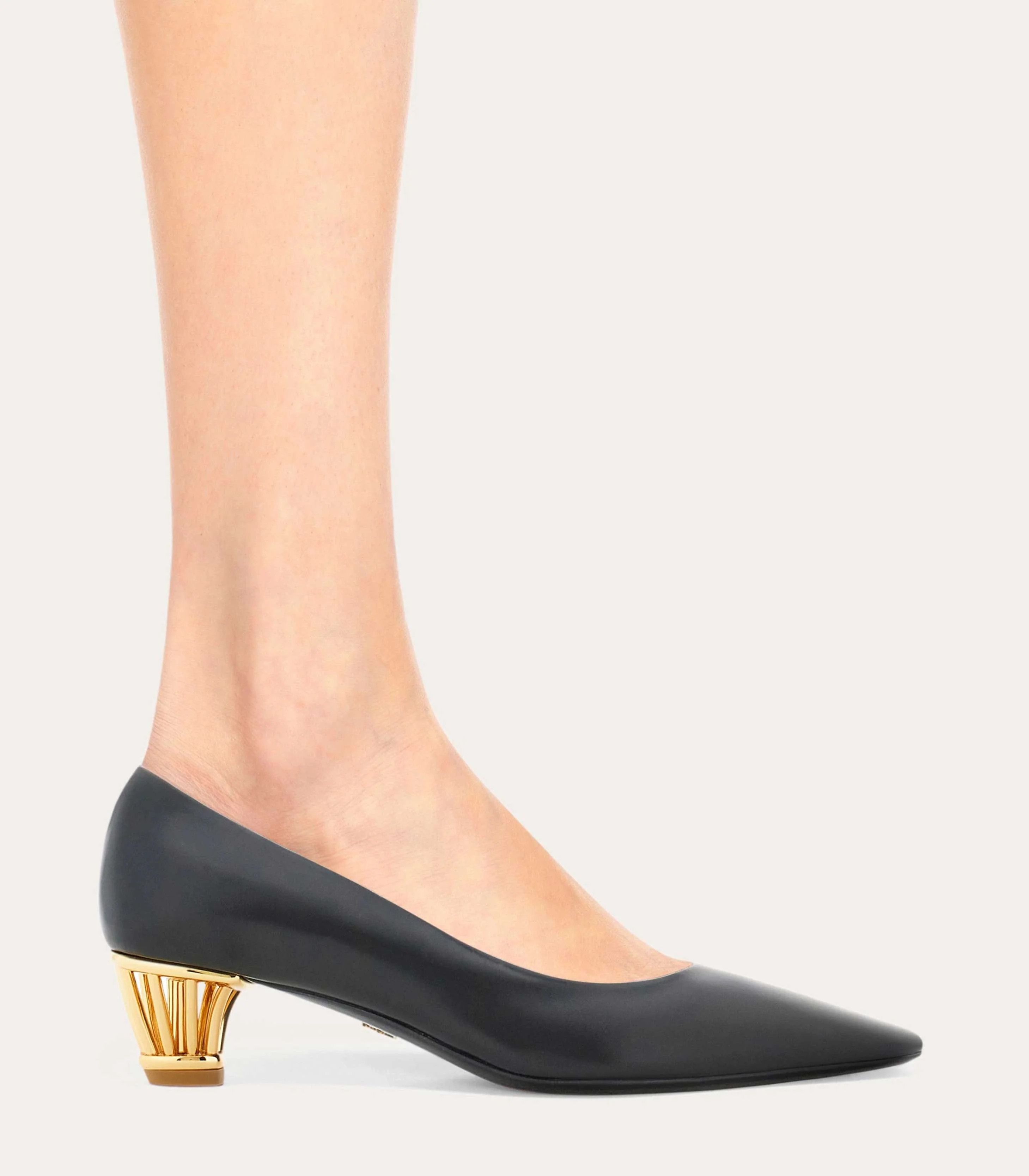 Salvatore Ferragamo o1s1rm0126 Cage Heel Pumps in Black Size US 6 / IT 36 - 4 Thumbnail