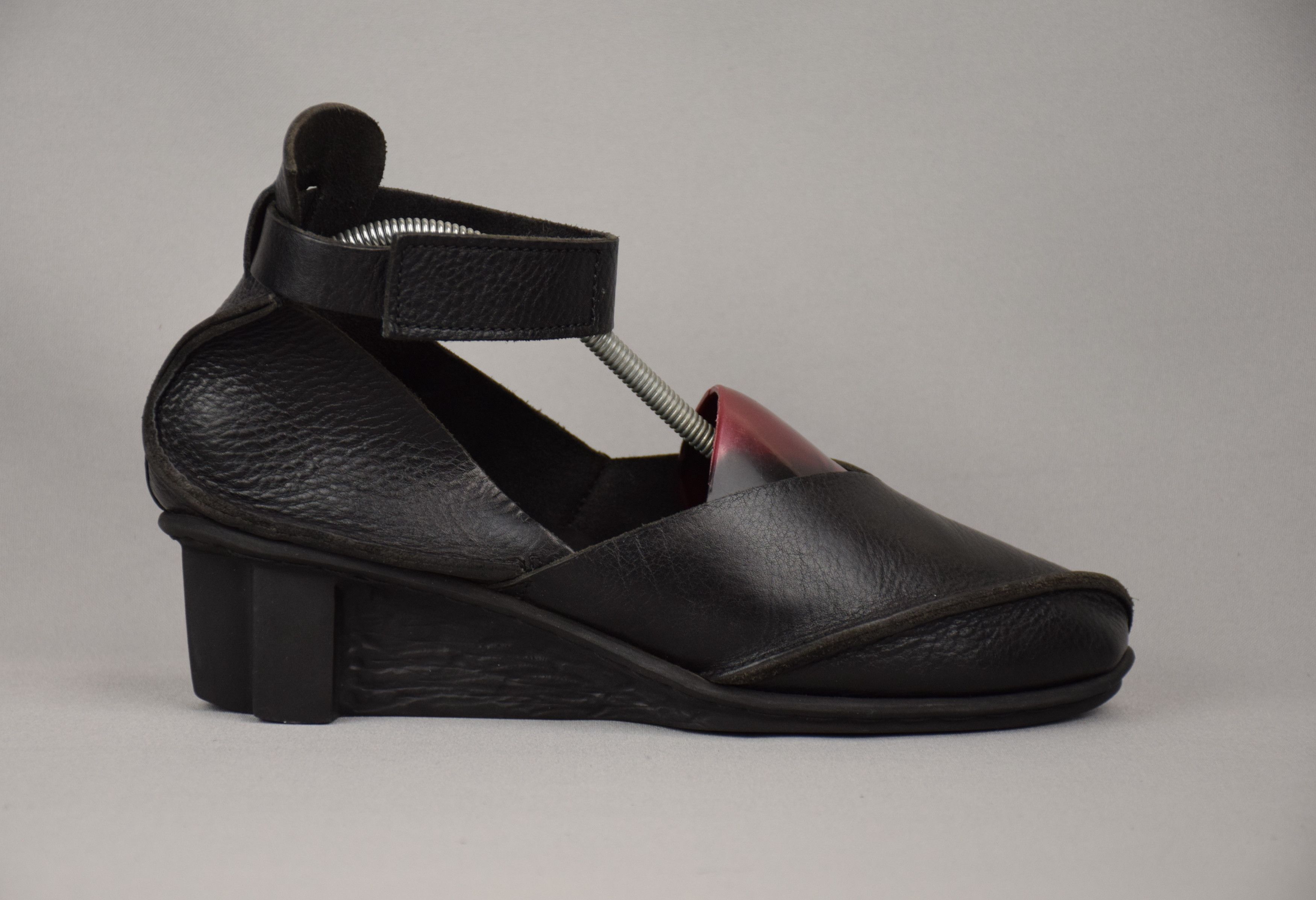 Designer × Trippen Trippen X+OS Black Waw Leather Sandals Heels US 8 UK 6 EU 39 Size US 8 / IT 38 - 1 Thumbnail