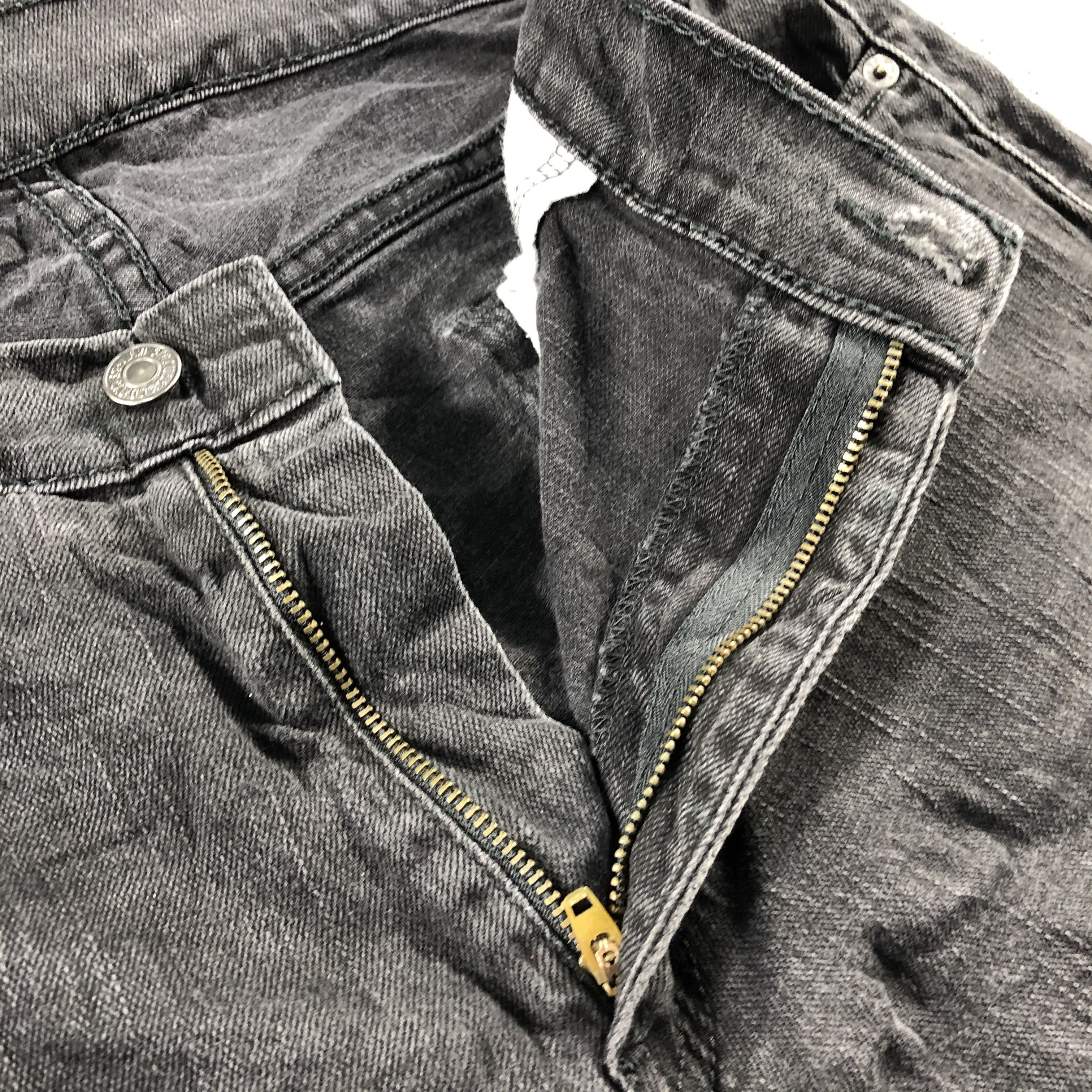 Levi's Vintage Faded Black Levis 514 Jeans-J2654 Size US 35 - 9 Thumbnail