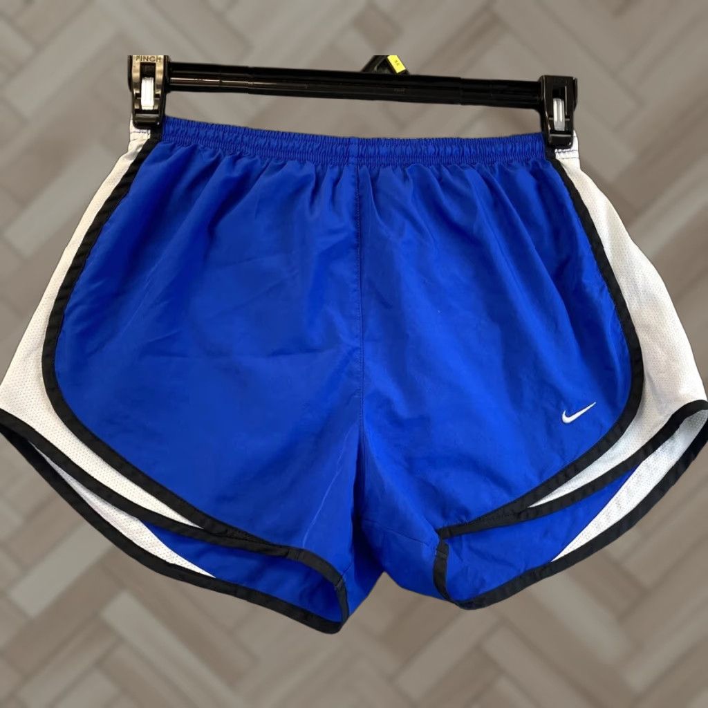 Nike Nike shorts Women running run Blue Athletic Shorts M 30-57 Regular Size M Fit Athletic Inseam 3 Polyester Women Black? Size 32" / US 10 / IT 46 - 1 Thumbnail