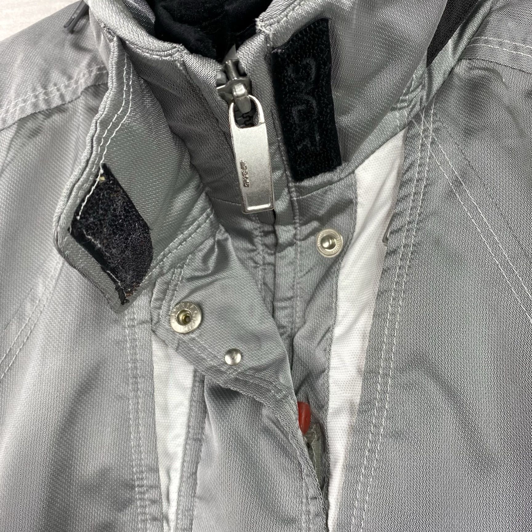 Spyder VINTAGE Spider Womens Ski Jacket Gray 4 Zip Hooded Pockets Logo Insulated Thinsulate Winter Casual Mens Womens Girls? Size S / US 4 / IT 40 - 4 Thumbnail