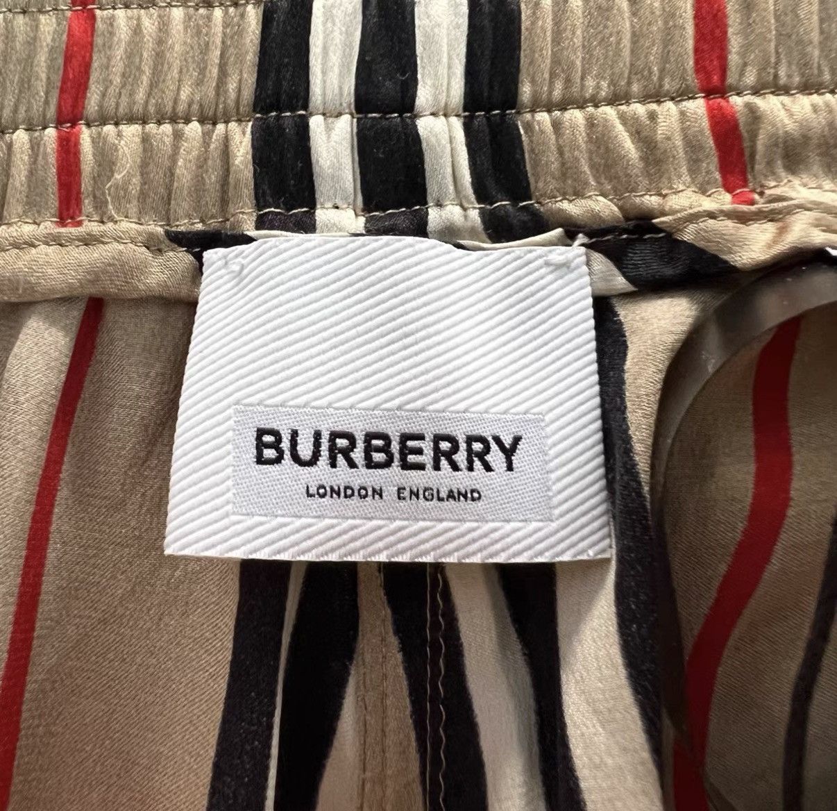 Burberry Burberry Classic Striped Short J41 Size US 40 / EU 56 - 3 Thumbnail