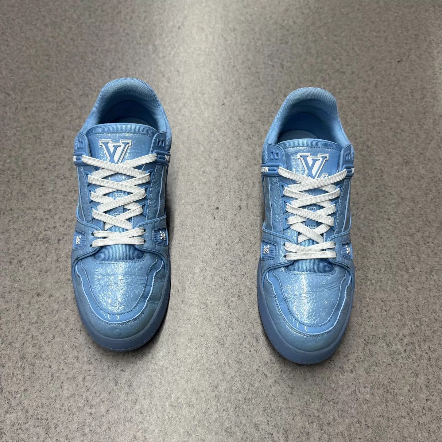 Louis Vuitton LV Trainer Blue Embossed Monogram Blue Art Gallery 8/42 Size US 9 / EU 42 - 8 Thumbnail