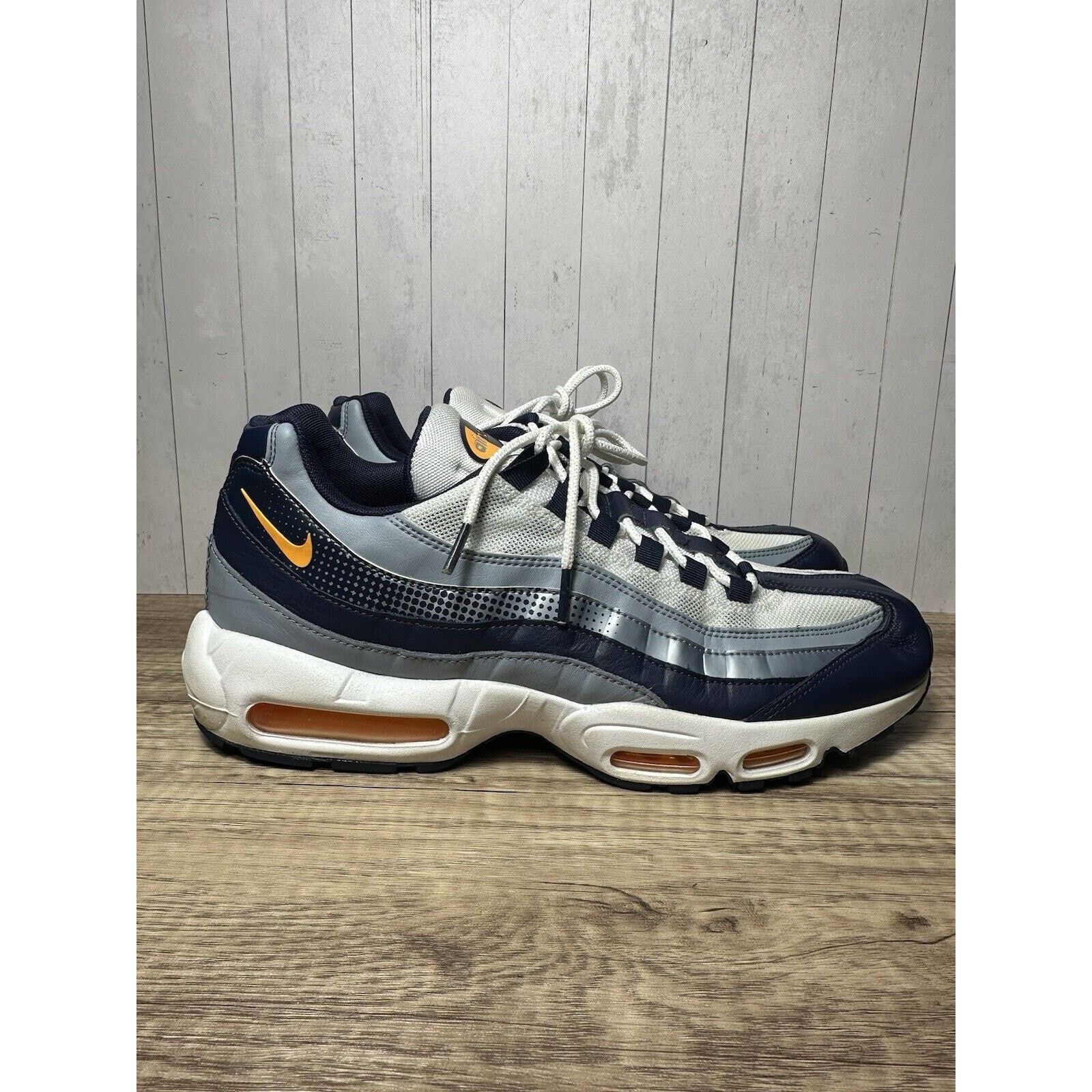 Nike Nike Air Max 95 Midnight Navy Laser Orange Sz 12 AJ2018-401 Size US 13 / EU 46 - 2 Thumbnail