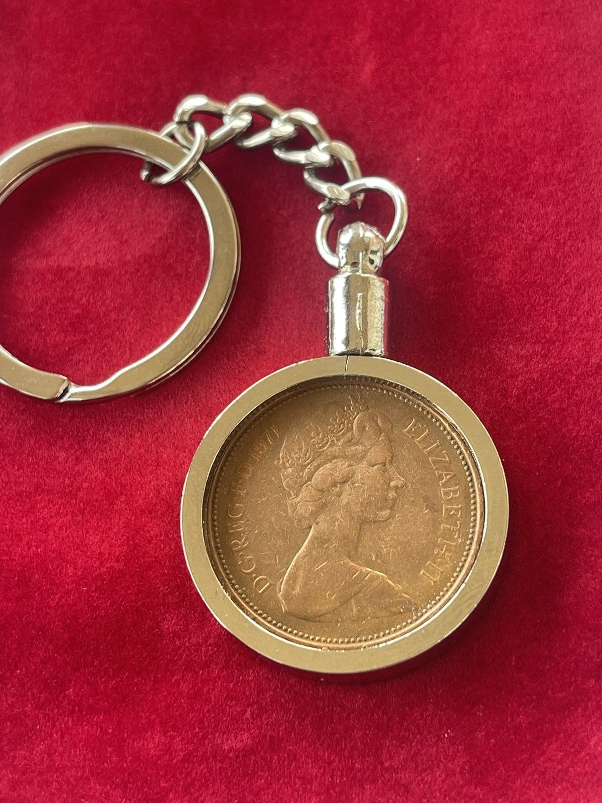 Vintage British bronze coin keychain Size ONE SIZE - 2 Thumbnail