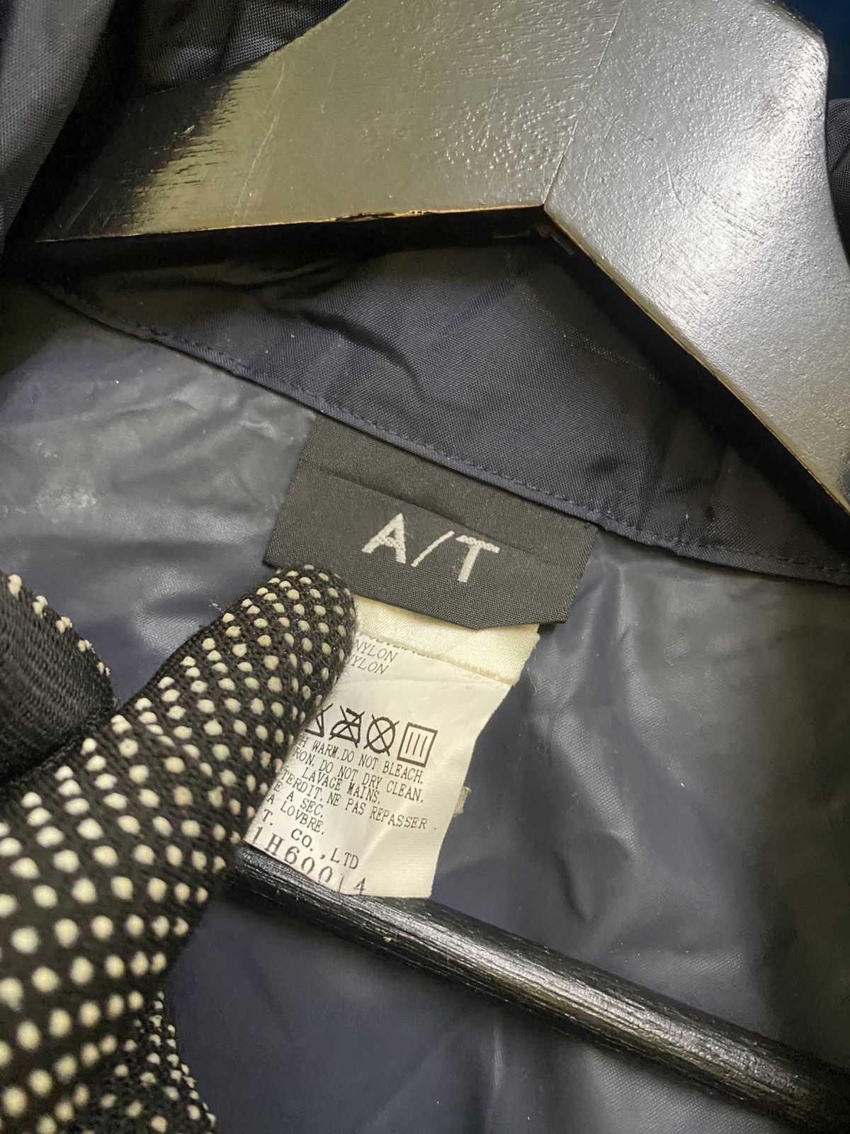 Japanese Brand Vintage A/T Black Nylon Windbreaker Jacket | Utility Outdoor Size US M / EU 48-50 / 2 - 6 Thumbnail