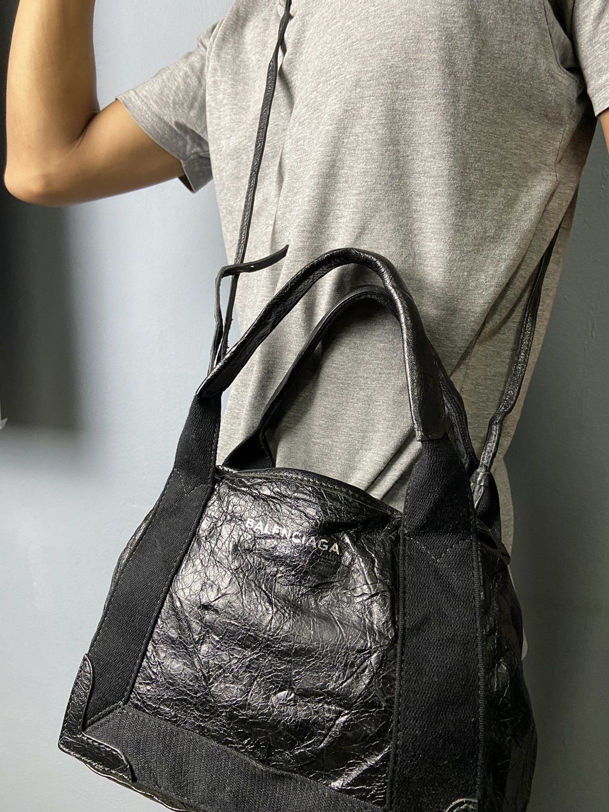 Balenciaga Balenciaga Paris Crossbody Handbag Size ONE SIZE - 2 Thumbnail