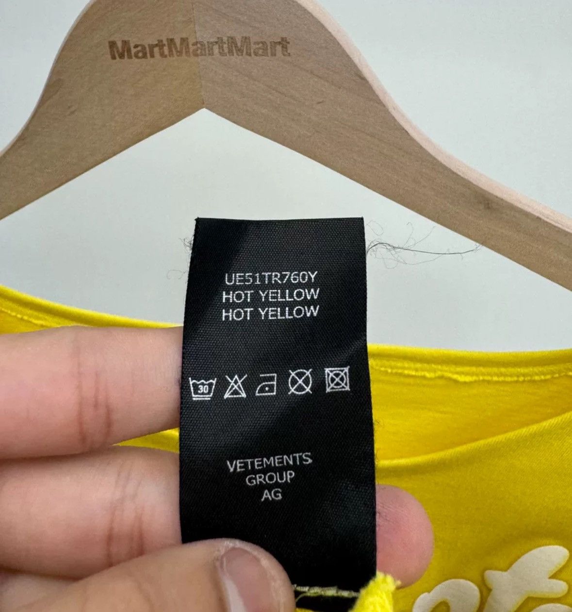 Vetements Vetements Yellow Foam Logo Short Sleeve2412-Nextarrow Size US L / EU 52-54 / 3 - 8 Thumbnail