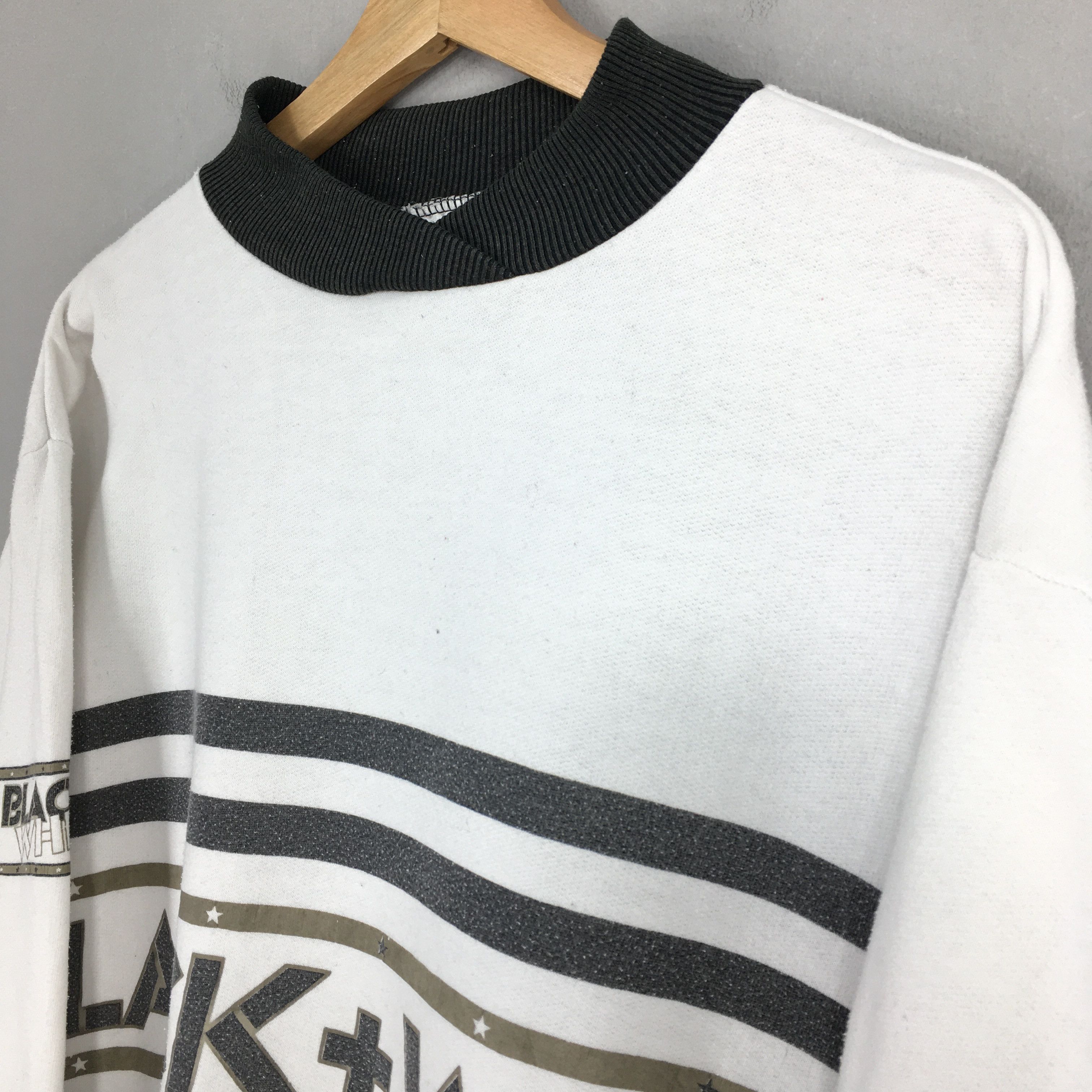 Vintage Vintage 90's Black + White Stripes Sweatshirt Medium Size US M / EU 48-50 / 2 - 3 Thumbnail