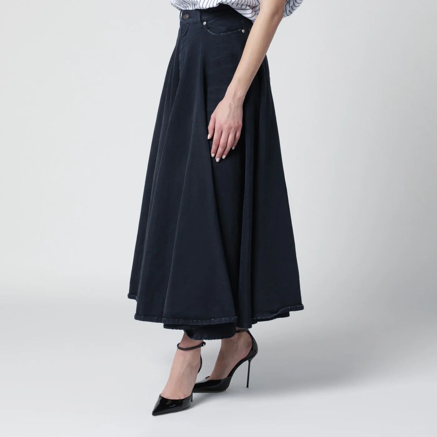 Balenciaga o1d2blof0426 Denim Skirt in Navy Blue Size 27" / US 4 / IT 40 - 3 Thumbnail