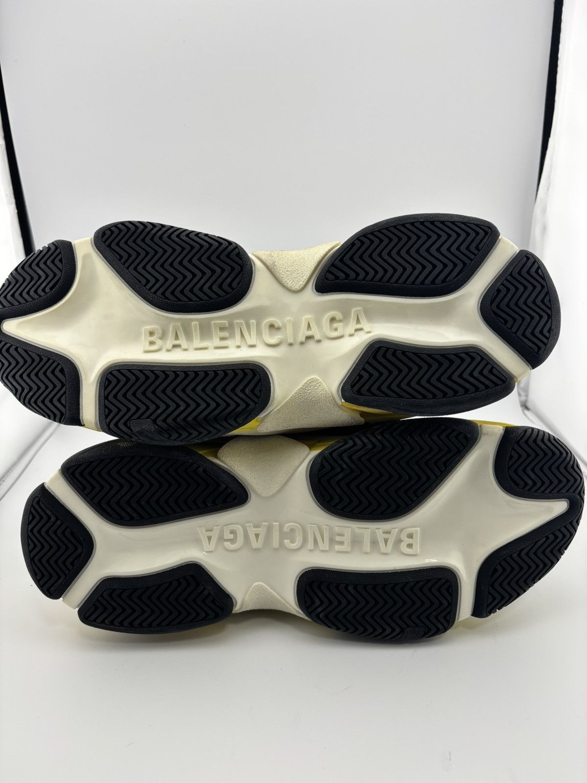 Balenciaga BALENCIAGA TRIPLE S SIZE 41 - 11W - 8M Size US 8.5 / EU 41-42 - 10 Thumbnail