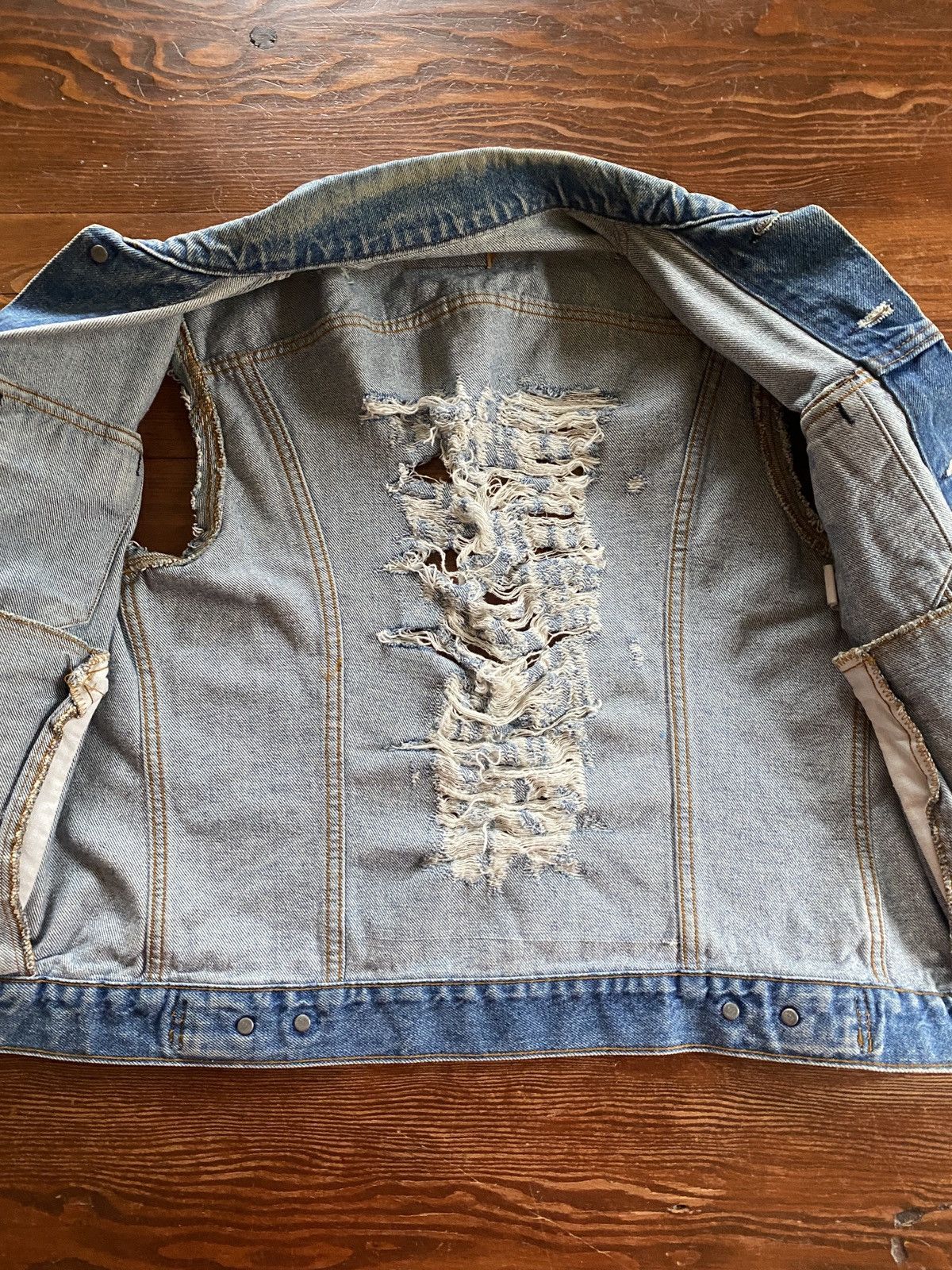 Levi's Vintage 80’s Levi’s Distressed Thrash Style Denim Jean Vest Size US S / EU 44-46 / 1 - 12 Thumbnail