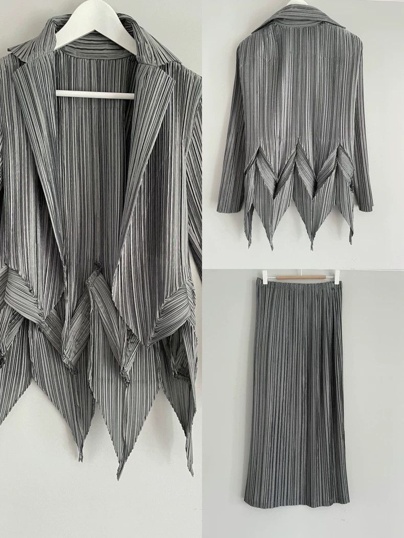 Issey Miyake Issey Miyake size:2 A grey main line glossy fabric flower Size M / US 6-8 / IT 42-44 - 1 Thumbnail