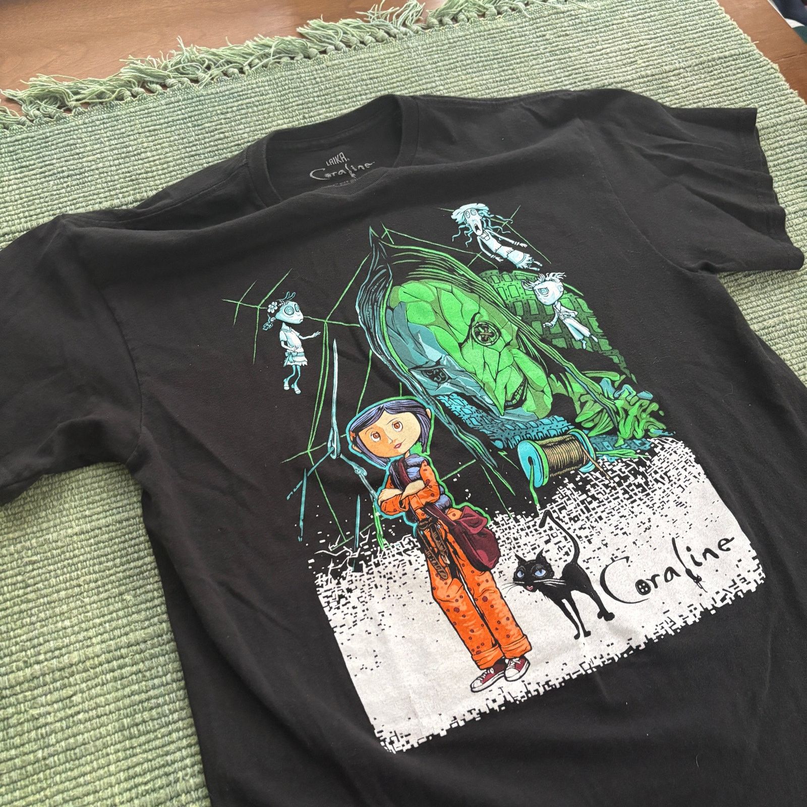 Other Laika Limited Print Coraline Movie Poster Tee Shirt Sz L Size US L / EU 52-54 / 3 - 6 Thumbnail