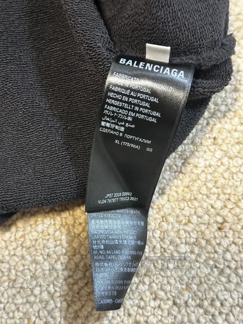 Balenciaga Balenciaga Sweatshirt Size US XL / EU 56 / 4 - 2 Thumbnail