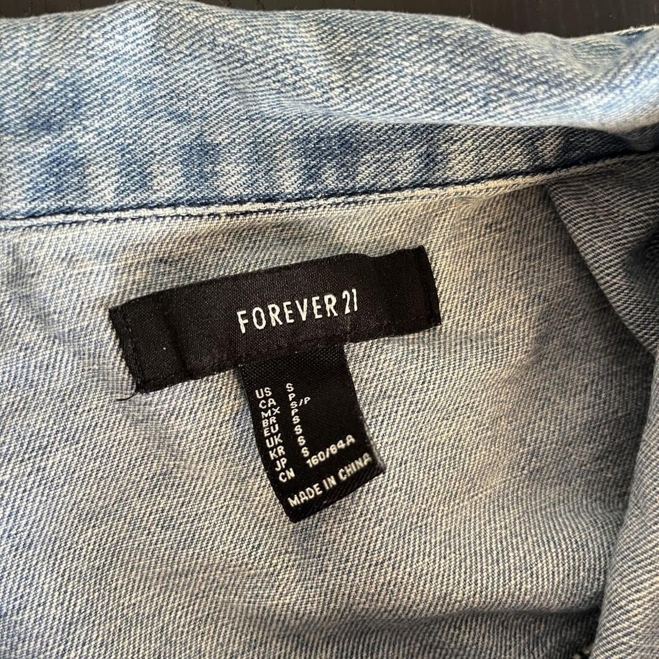 Forever 21 Fashionable and versatile cute button up blue denim jacket Size S / US 4 / IT 40 - 3 Thumbnail