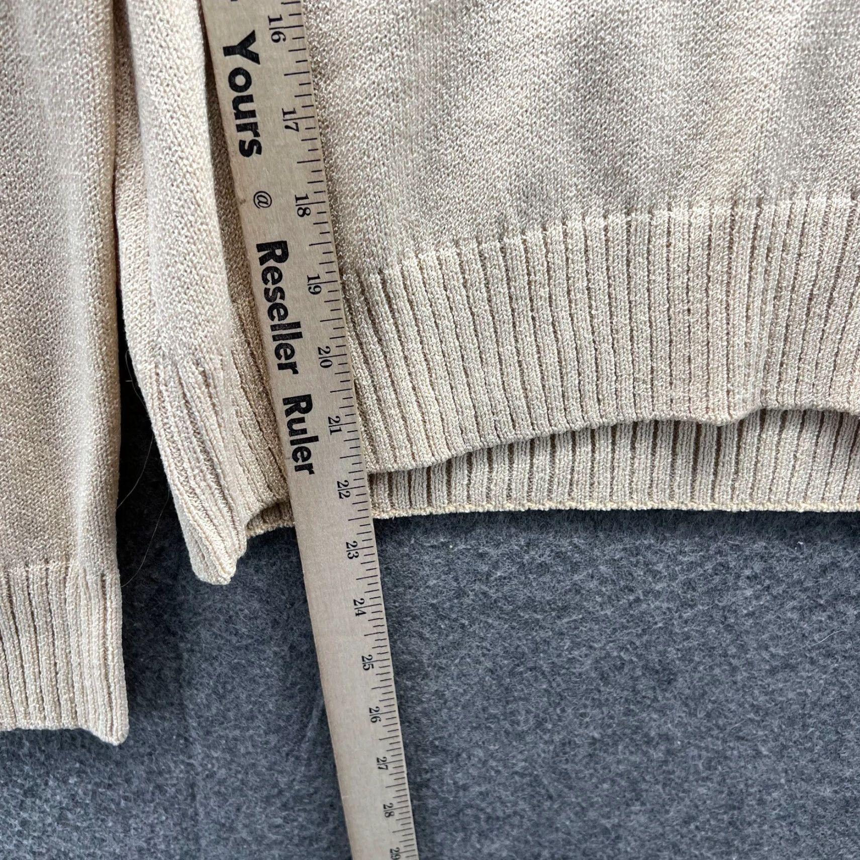 St. John VINTAGE St John Sport Sweater Women Small Beige Fleece Wool Rayon Tan Long Sleeve USA Size S / US 4 / IT 40 - 4 Thumbnail
