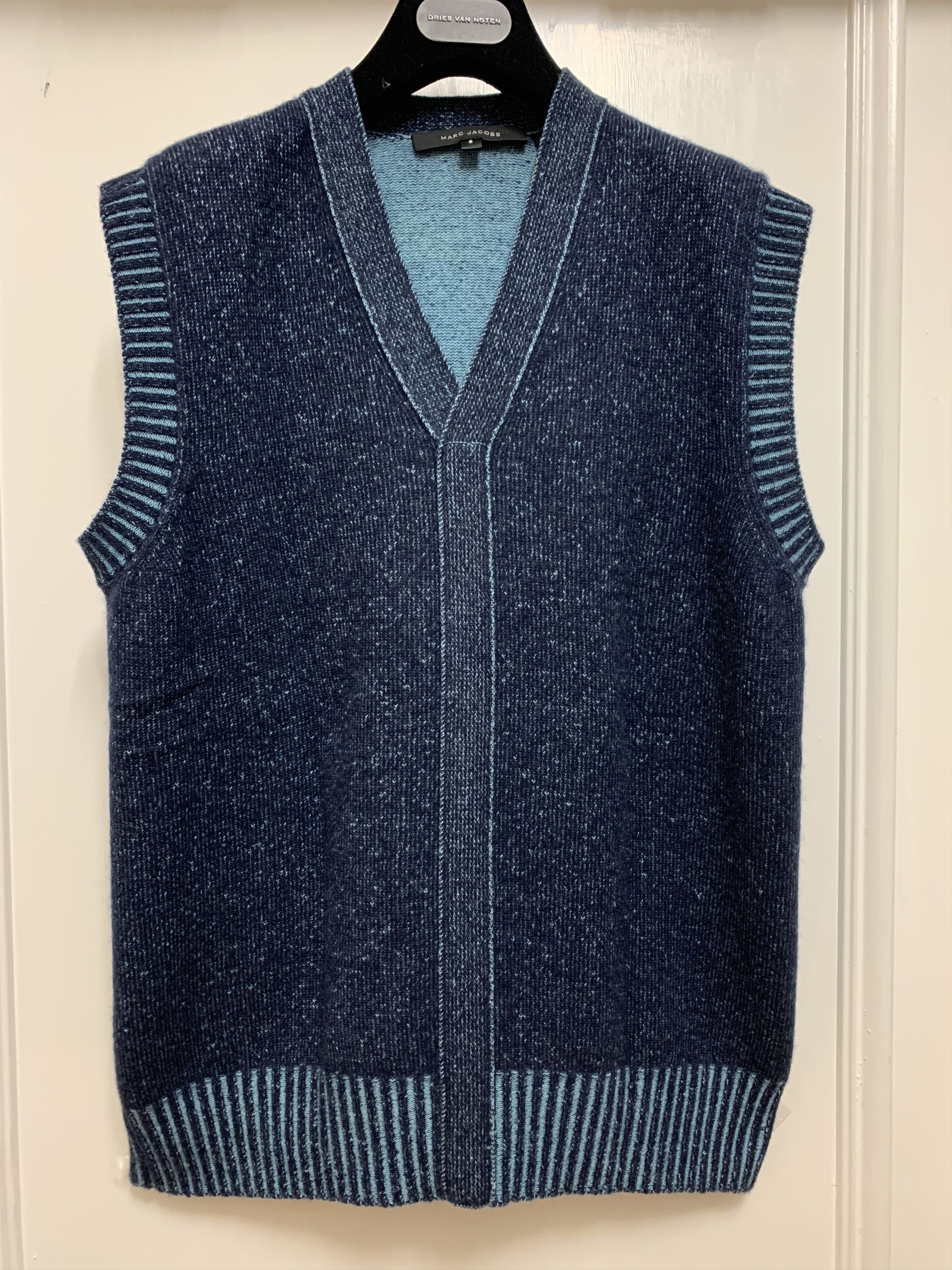MARC JACOBS SWEATER SIZE-S 100% CASHMERE-NEW!!!
