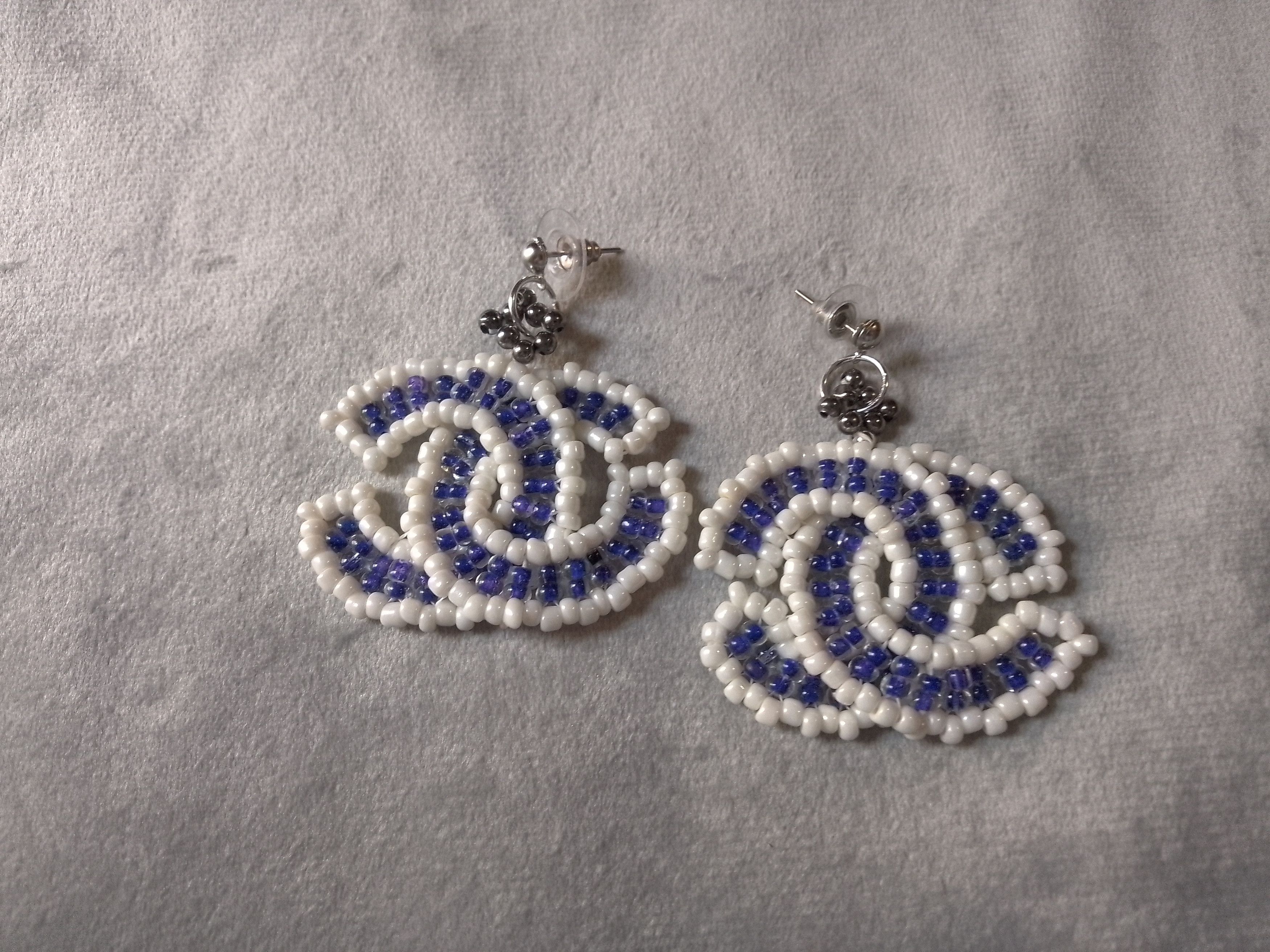 Handmade Earrings C Chanel Embroidered Blu/Ivory Glass Size ONE SIZE - 4 Thumbnail