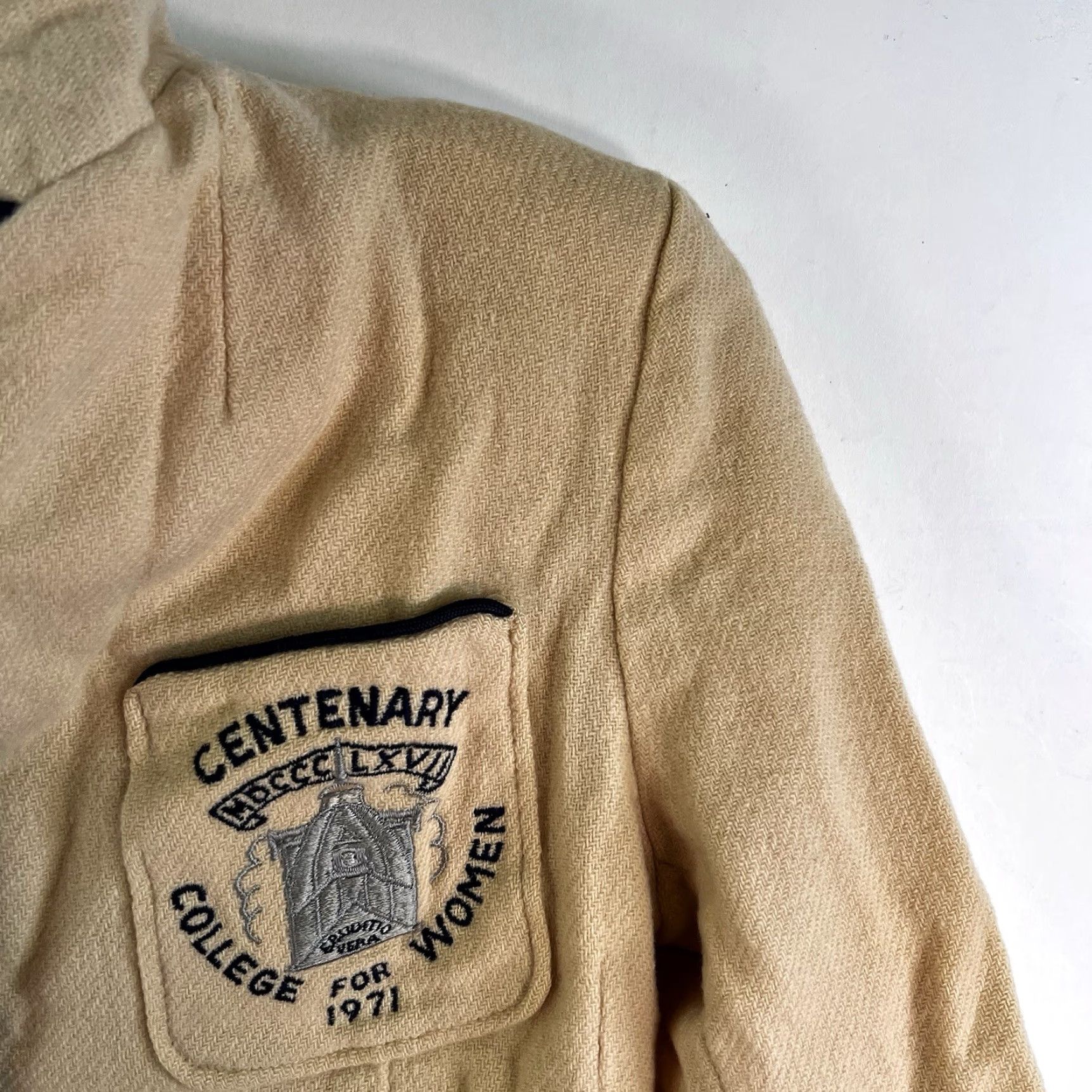 Vintage VINTAGE Centenary College For Women NJ 1971 Wool Blazer S Gold Classic Business Travel Womens Size S / US 4 / IT 40 - 4 Thumbnail