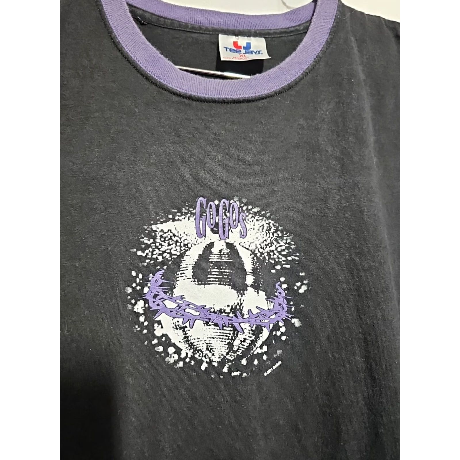 Vintage VINTAGE Go Go’s Girl Band Tee Shirt XL USA 90s Distressed Logo Graphic Short Sleeve Crew Neck Men XL White Size US XL / EU 56 / 4 - 3 Thumbnail
