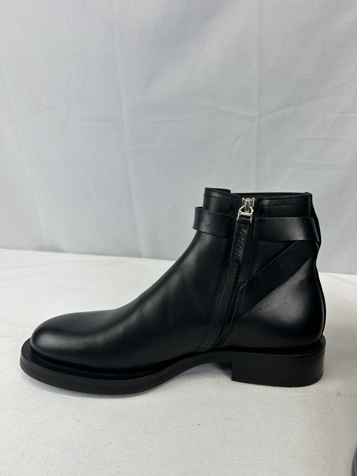 Givenchy Givenchy Lock Ankle Boots In Leather Size US 9 / IT 39 - 4 Thumbnail