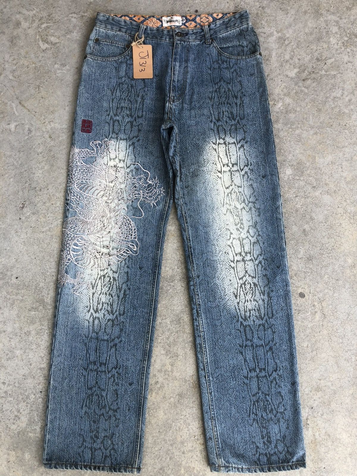 Karakuri Tamashii Karakuri Tamashii Embroidered Snake Skin Distressed Size US 32 / EU 48 - 1 Thumbnail