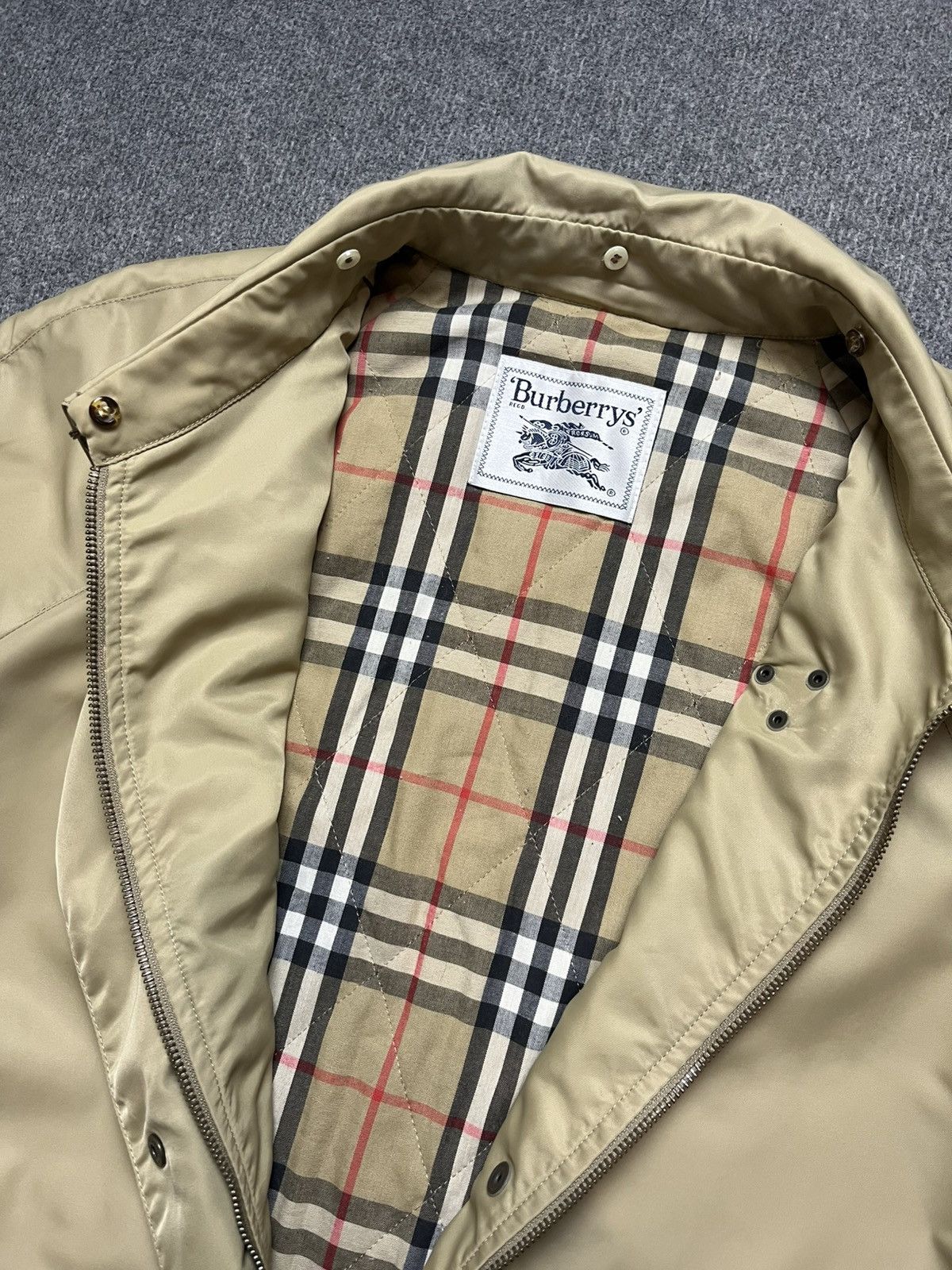 Burberry Vintage Burberrys nova check bomber jacket Size US L / EU 52-54 / 3 - 4 Thumbnail