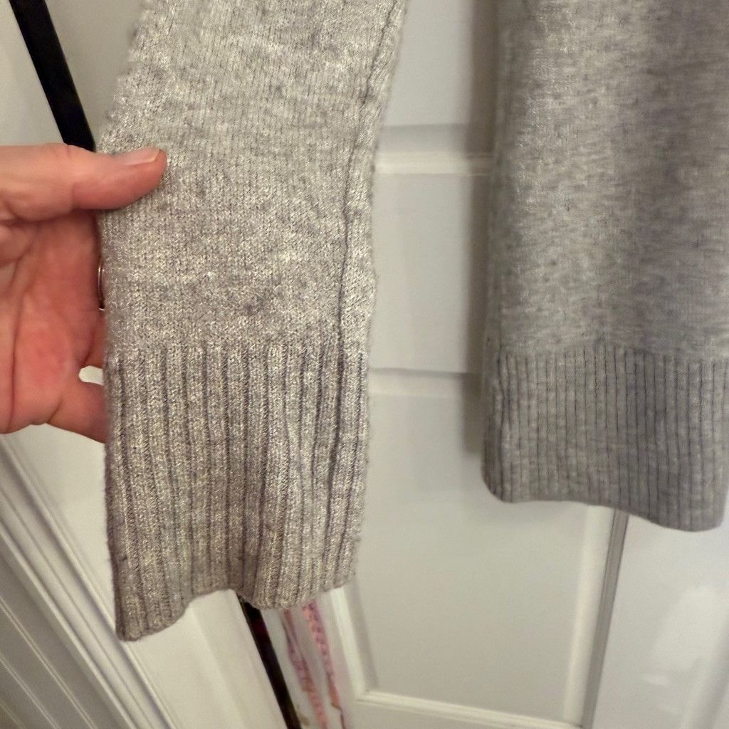 Uniqlo Women's Uniqlo Cardigan, Size L, Gray Size L / US 10 / IT 46 - 7 Thumbnail