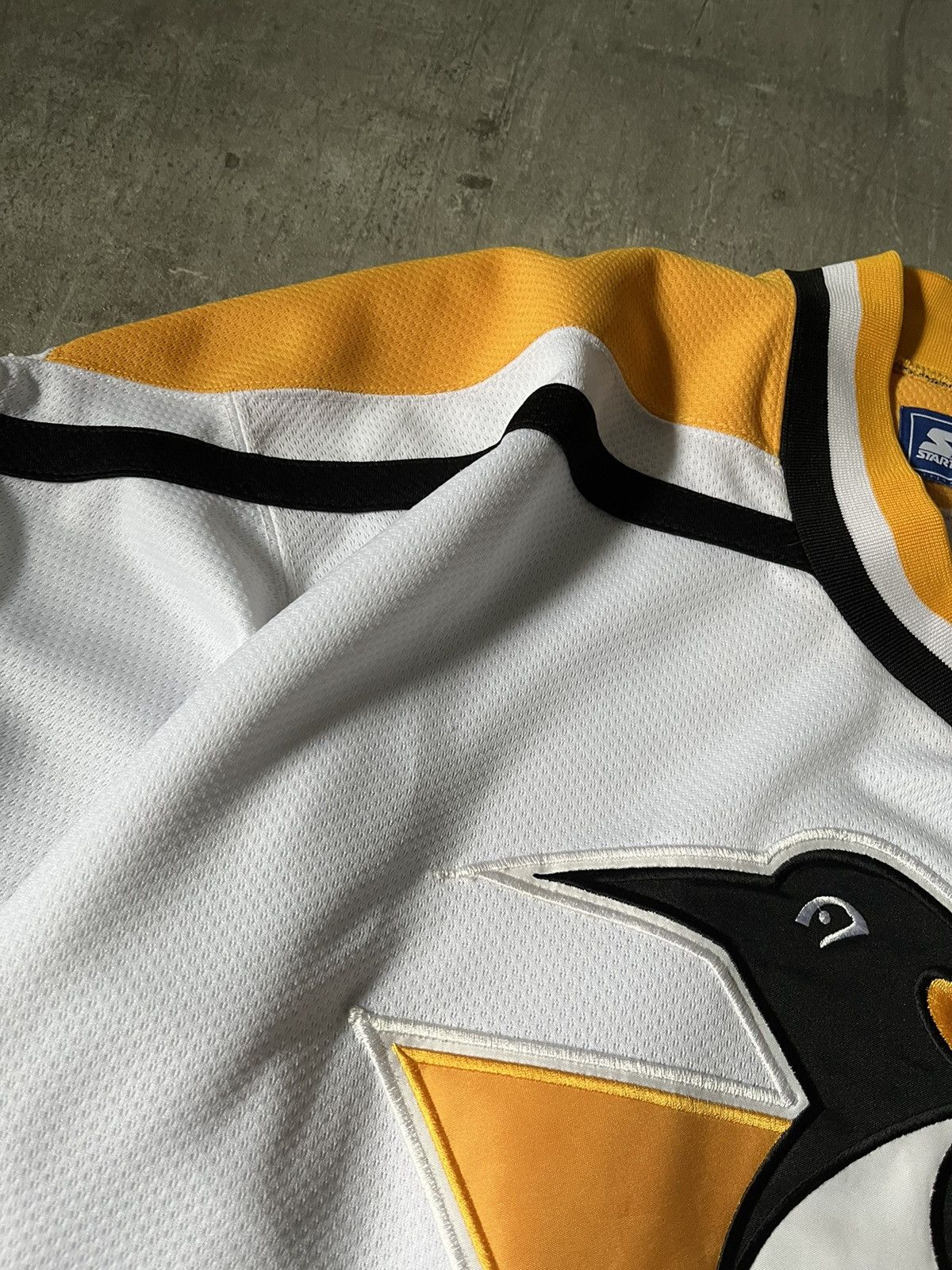 Starter Vintage Pittsburgh 90s hockey jersey white yellow Size US L / EU 52-54 / 3 - 7 Thumbnail