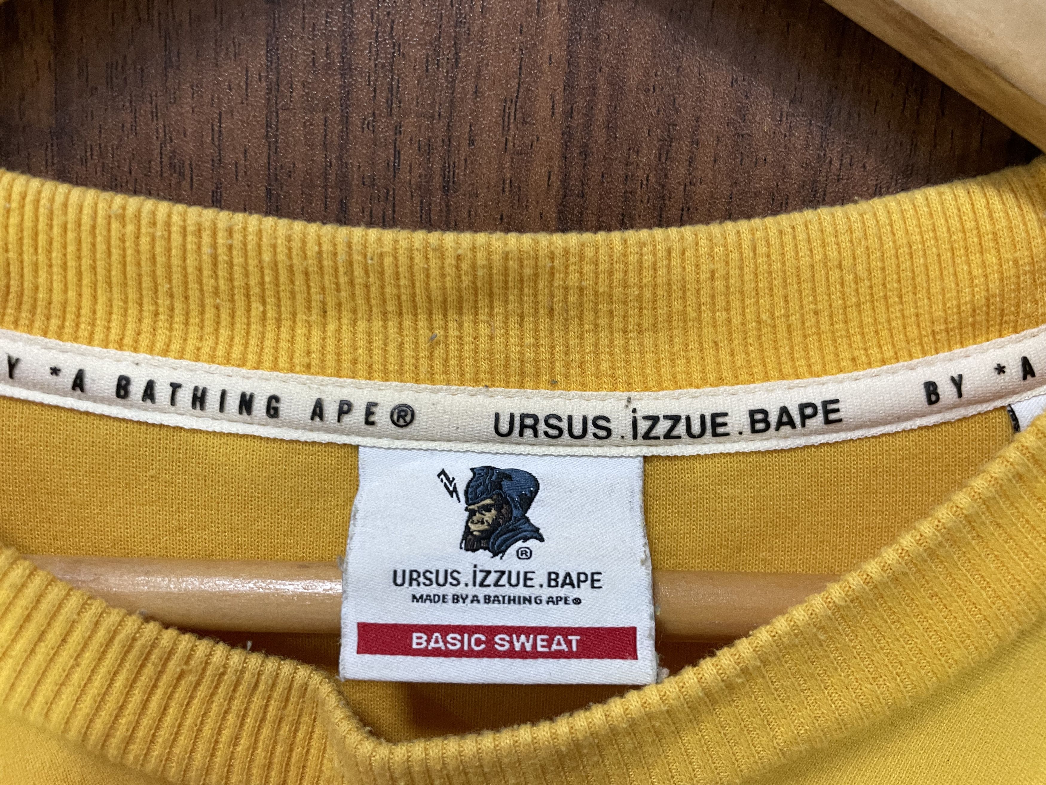 Bape Izzue x Bape General Crewneck Size US M / EU 48-50 / 2 - 6 Thumbnail
