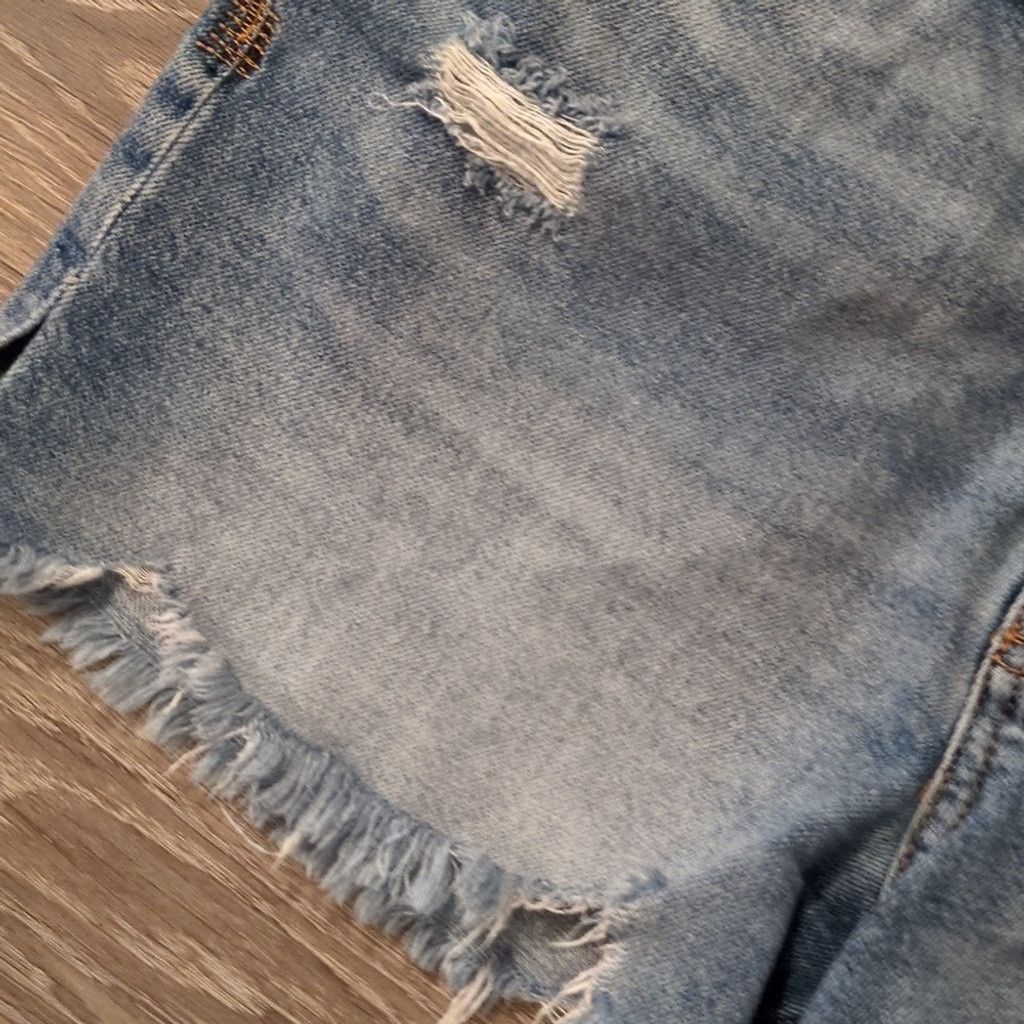Free People Free People Button Fly Distressed Raw Hem Shorts Size 30 Size 30" / US 8 / IT 44 - 3 Thumbnail