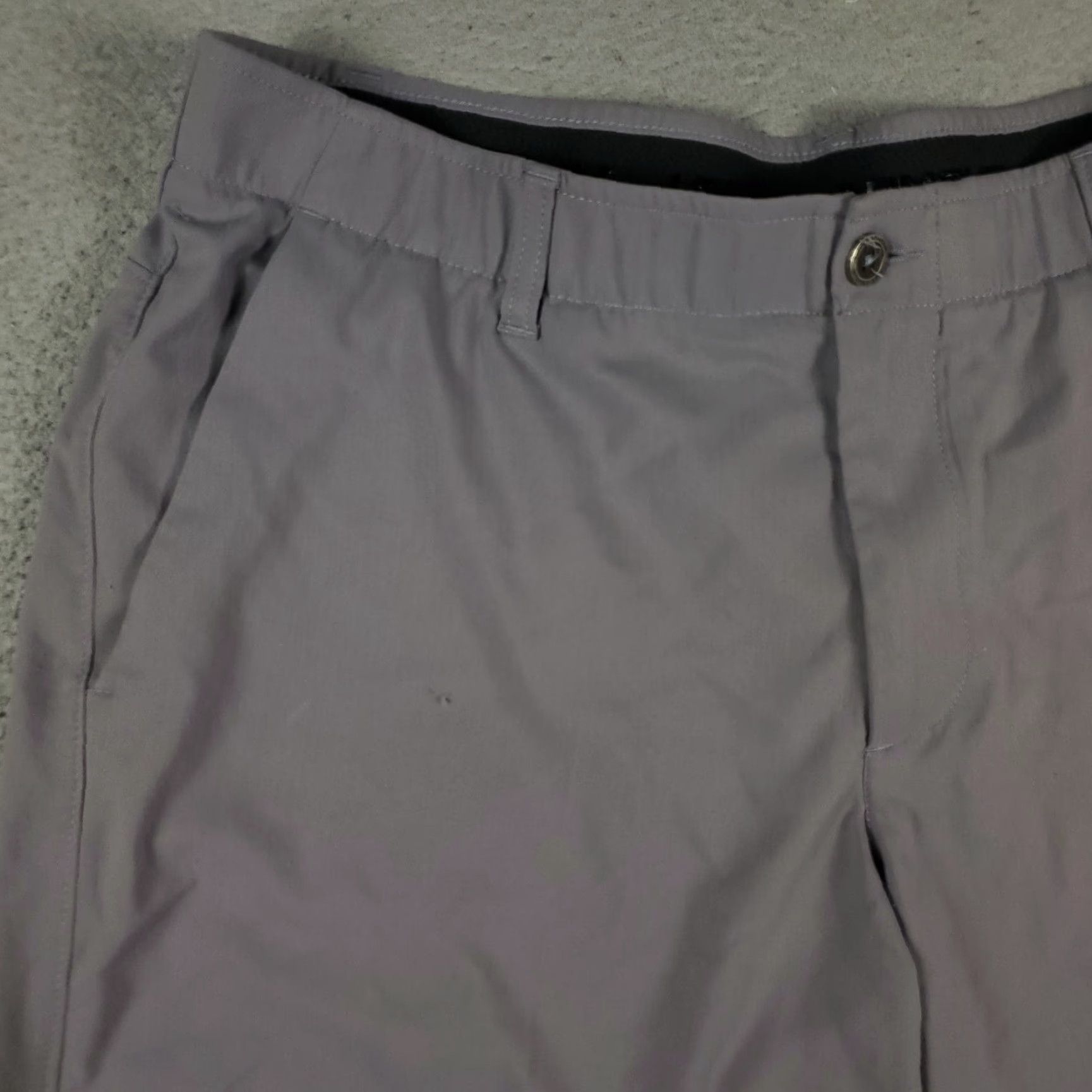 Under Armour Under Armour Shorts Mens 38 Gray Casual Flat Front Chino Shorts Size US 38 / EU 54 - 2 Thumbnail