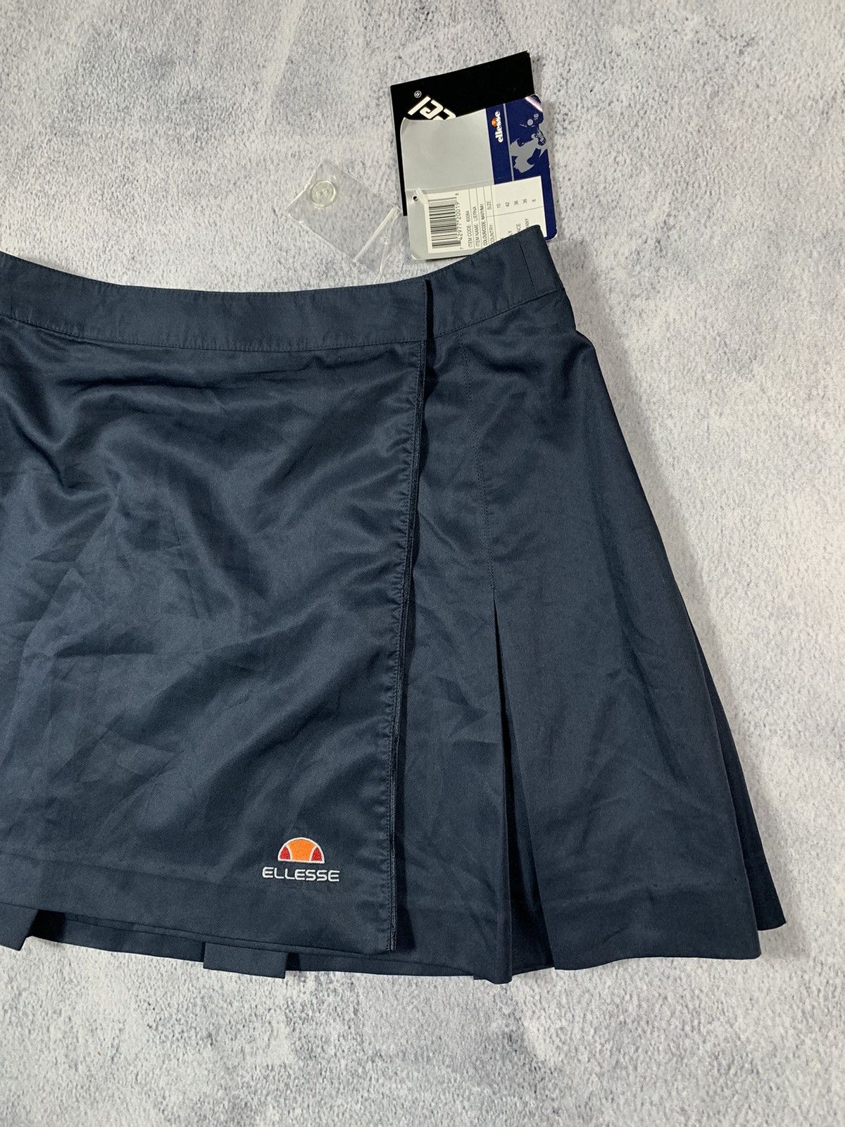 Ellesse Vintage Y2K Ellesse golf mini skirt streetwear size 28 Size 28" / US 6 / IT 42 - 3 Thumbnail