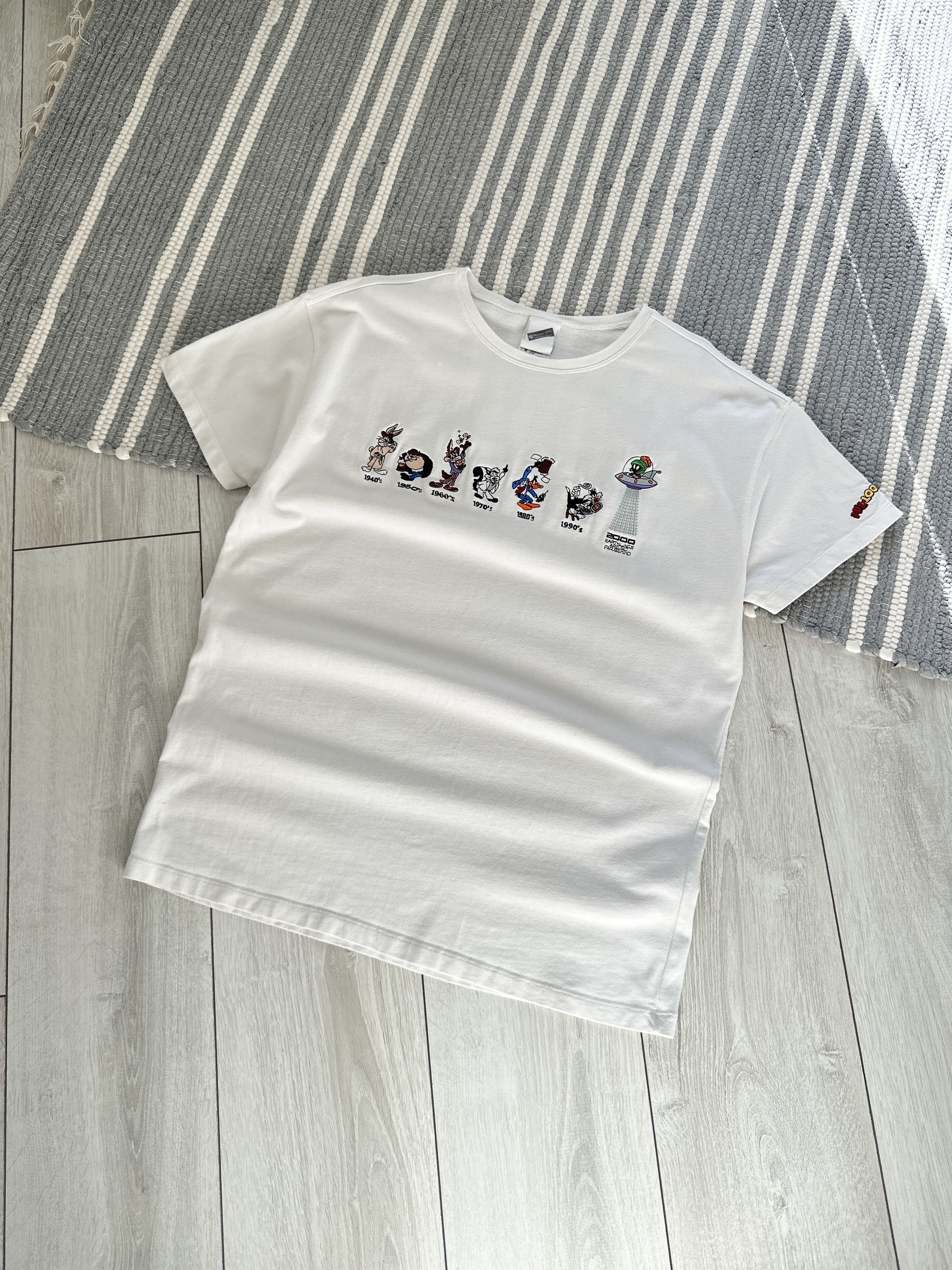 Vintage Vintage 1999 Warner Bros Tee Shirt Size US M / EU 48-50 / 2 - 1 Thumbnail