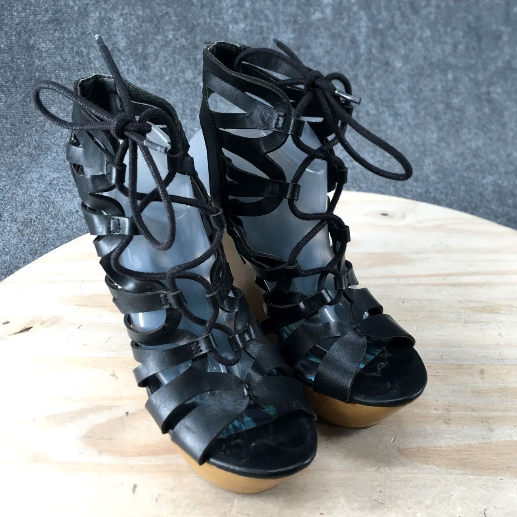 Vintage Madden Girl Sandals Women's 6.5 M Beeta Gladiator Wedge Black Leather Lace Up Shoes Size US 7 / IT 37 - 3 Thumbnail