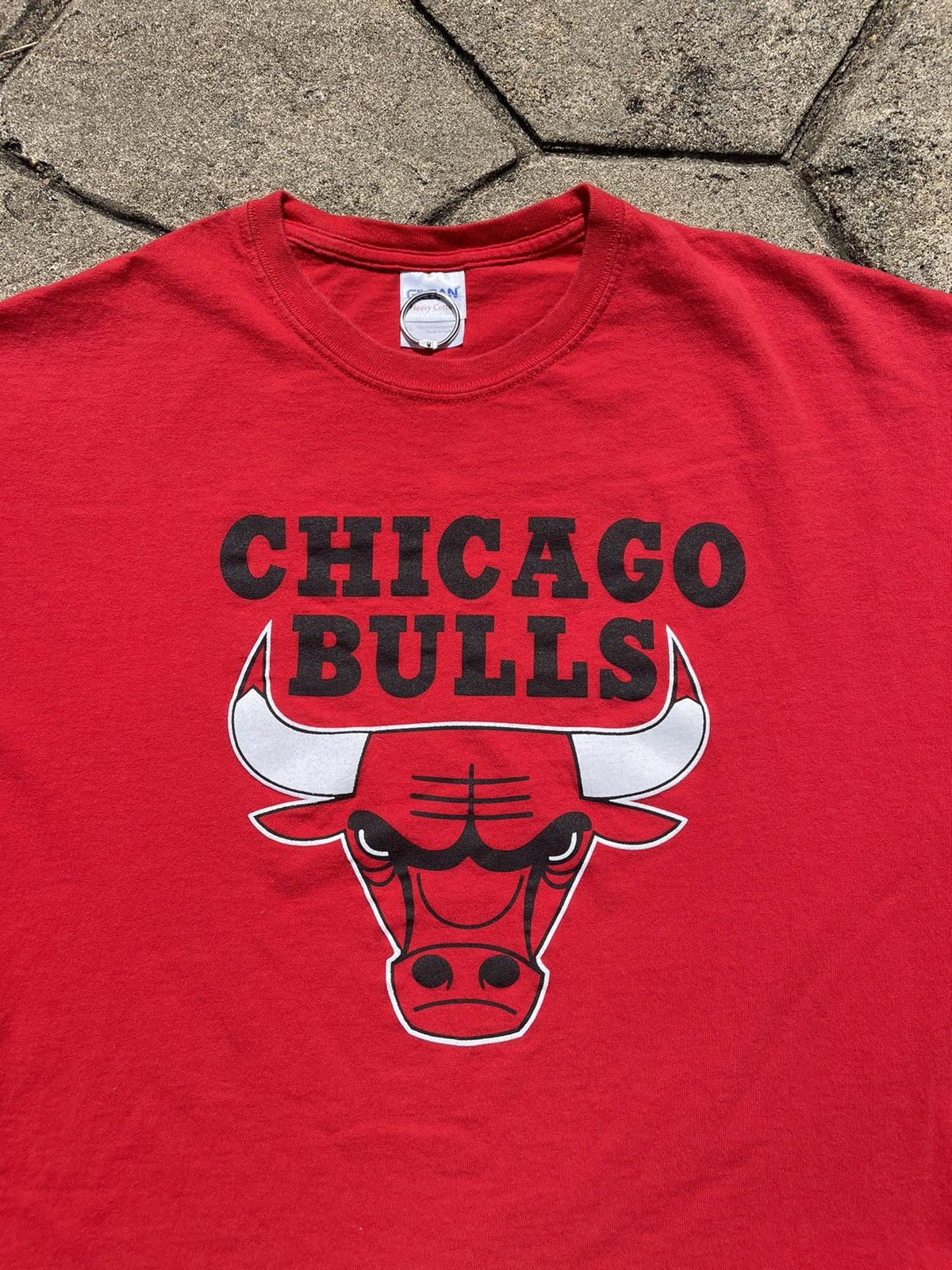 Gildan Y2K Chicago Bulls Logo Graphic Tshirt Size US XL / EU 56 / 4 - 2 Thumbnail