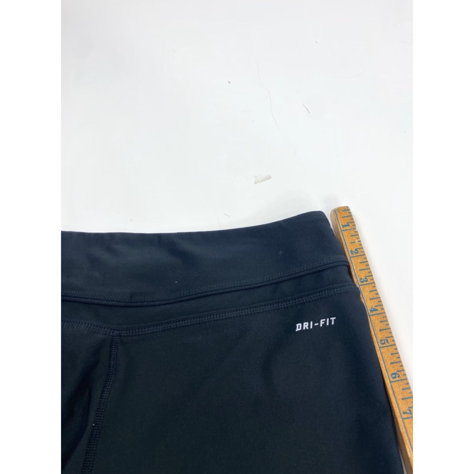 Nike Nike Yoga Cropped Leggings Womens Medium Black Dri-Fit Size 32" / US 10 / IT 46 - 7 Thumbnail