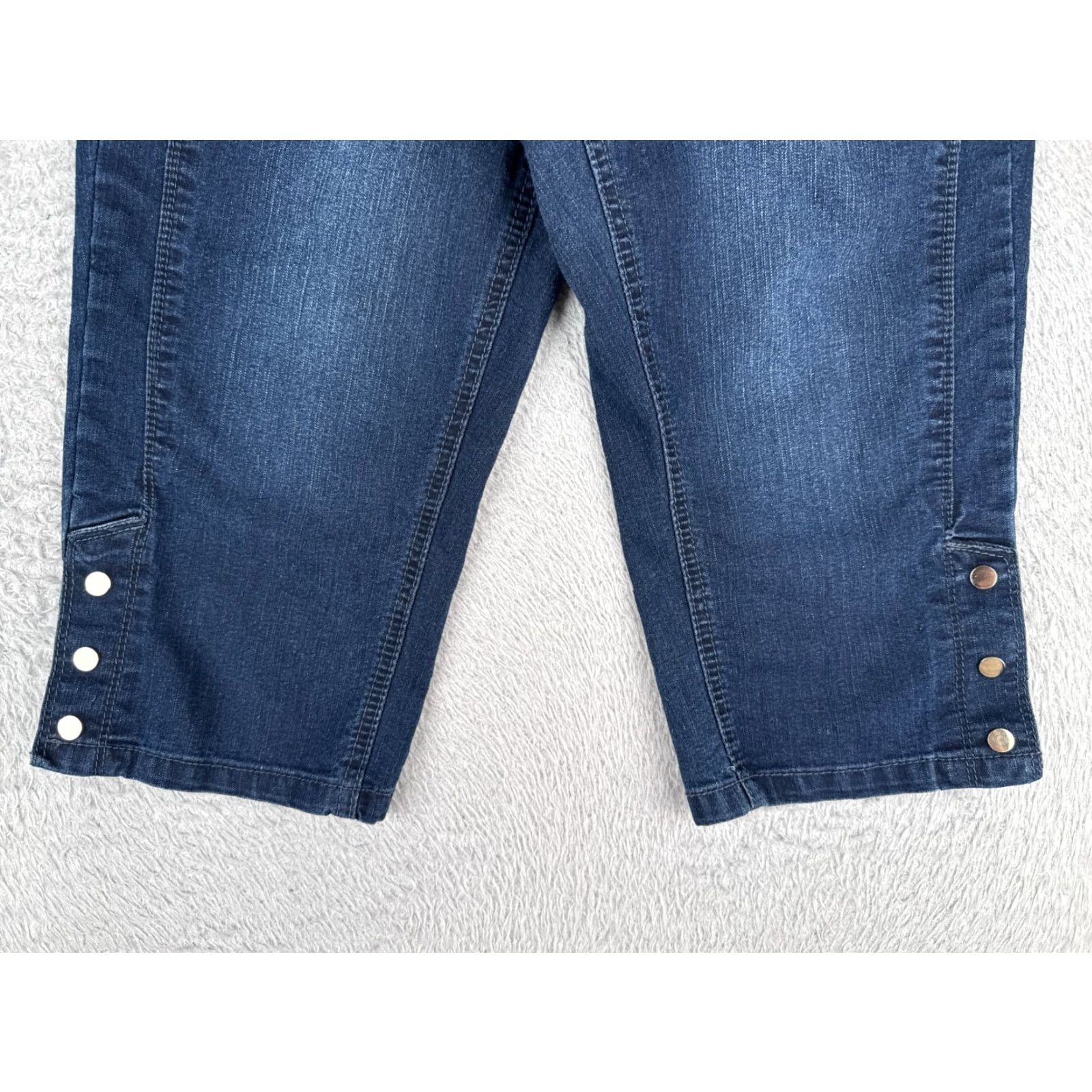 Vintage One5One Jeans Women 4 Blue Denim Capri Dark Wash Low Rise 28x16 Cotton Blend Size 27" / US 4 / IT 40 - 2 Thumbnail