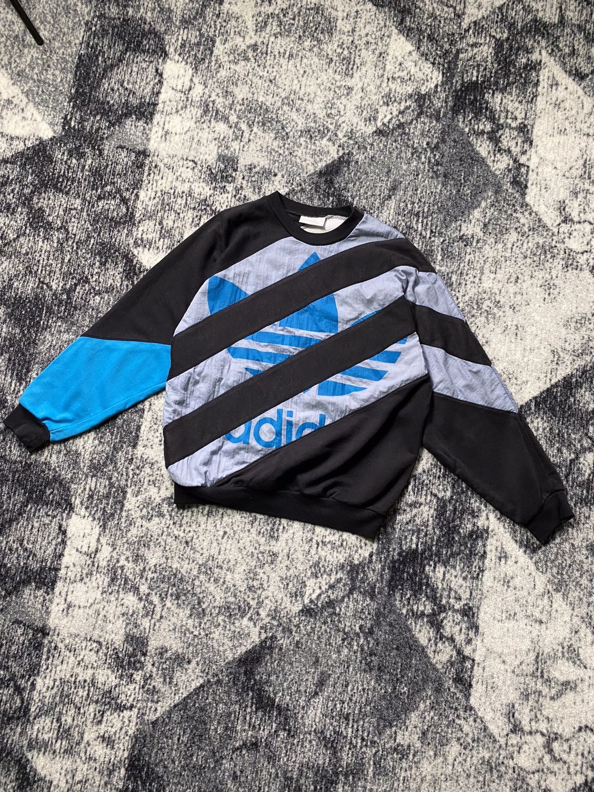 Adidas × Vintage Vintage Adidas Sweatshirt Big logo From both sides Y2K 90s Size US M / EU 48-50 / 2 - 1 Thumbnail