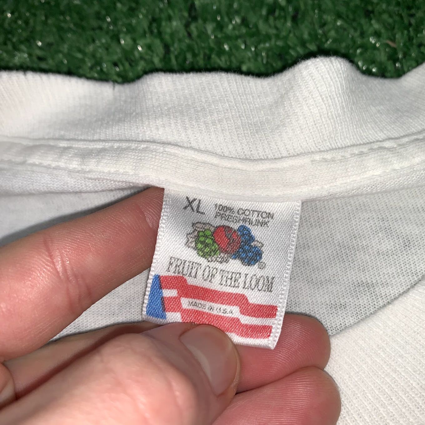 Fruit Of The Loom VINTAGE Bead Shop T Shirt Nirvana Grunge Gum Balls Movie Music Angel Rap Cool XS? Size US XL / EU 56 / 4 - 5 Thumbnail