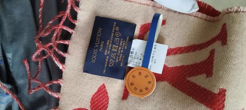 Louis Vuitton Louis Vuitton PRECIOUS TIGER Red Wool Scarf for the Year o Size ONE SIZE - 2 Thumbnail